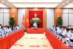 越共中央总书记、国家主席苏林主持会议。