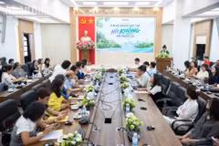 “越南年轻一代对烟草说不”座谈会全景。
