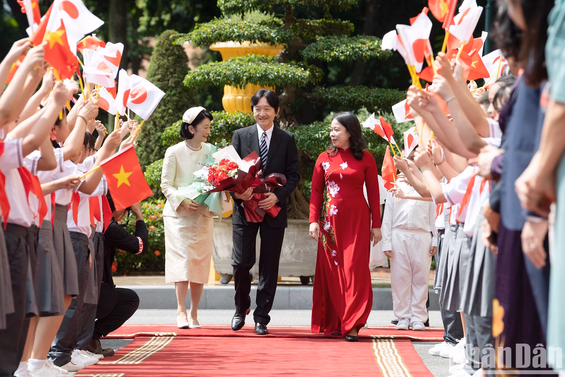 越南国家副主席武氏映春主持欢迎仪式 并与日本皇嗣举行会谈【组图】