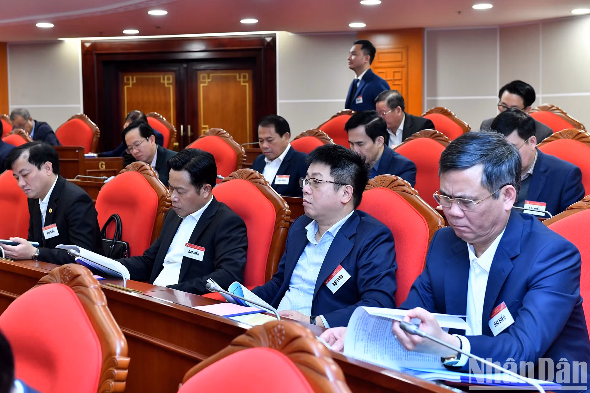 与会代表。