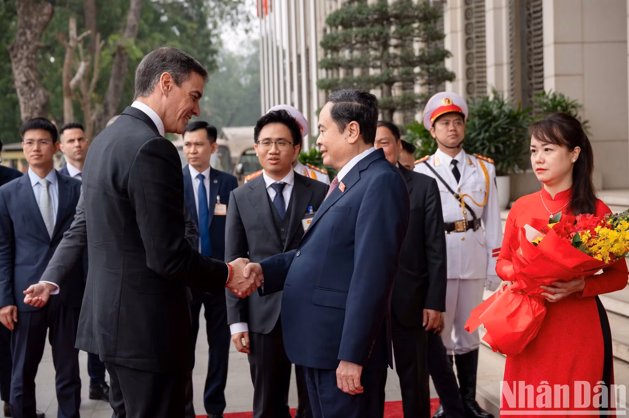 国会主席陈青敏欢迎西班牙首相佩德罗·桑切斯·佩雷斯–卡斯特洪访越。