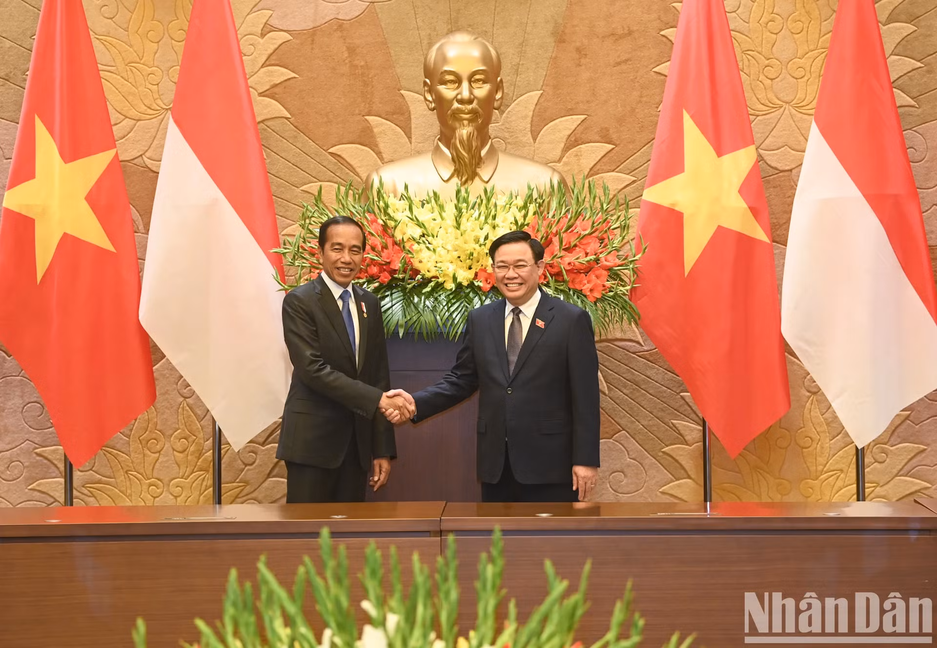国会主席王廷惠和印尼总统佐科·维多多。