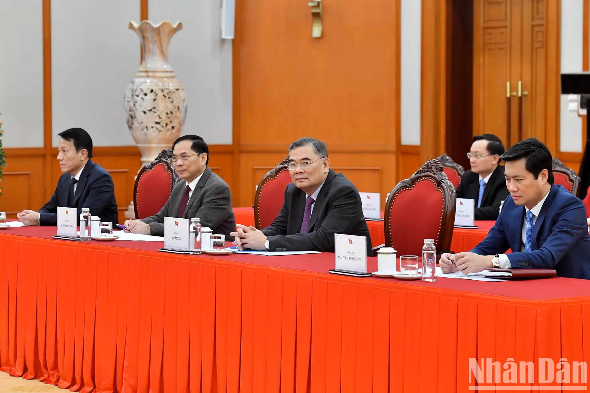 与会代表。
