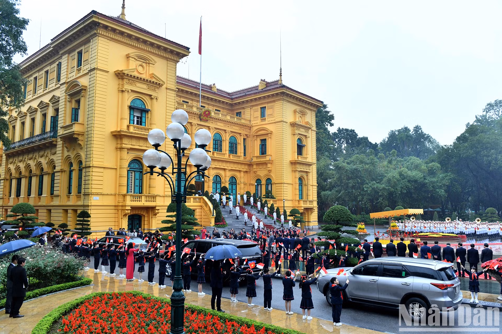 欢迎仪式场景。