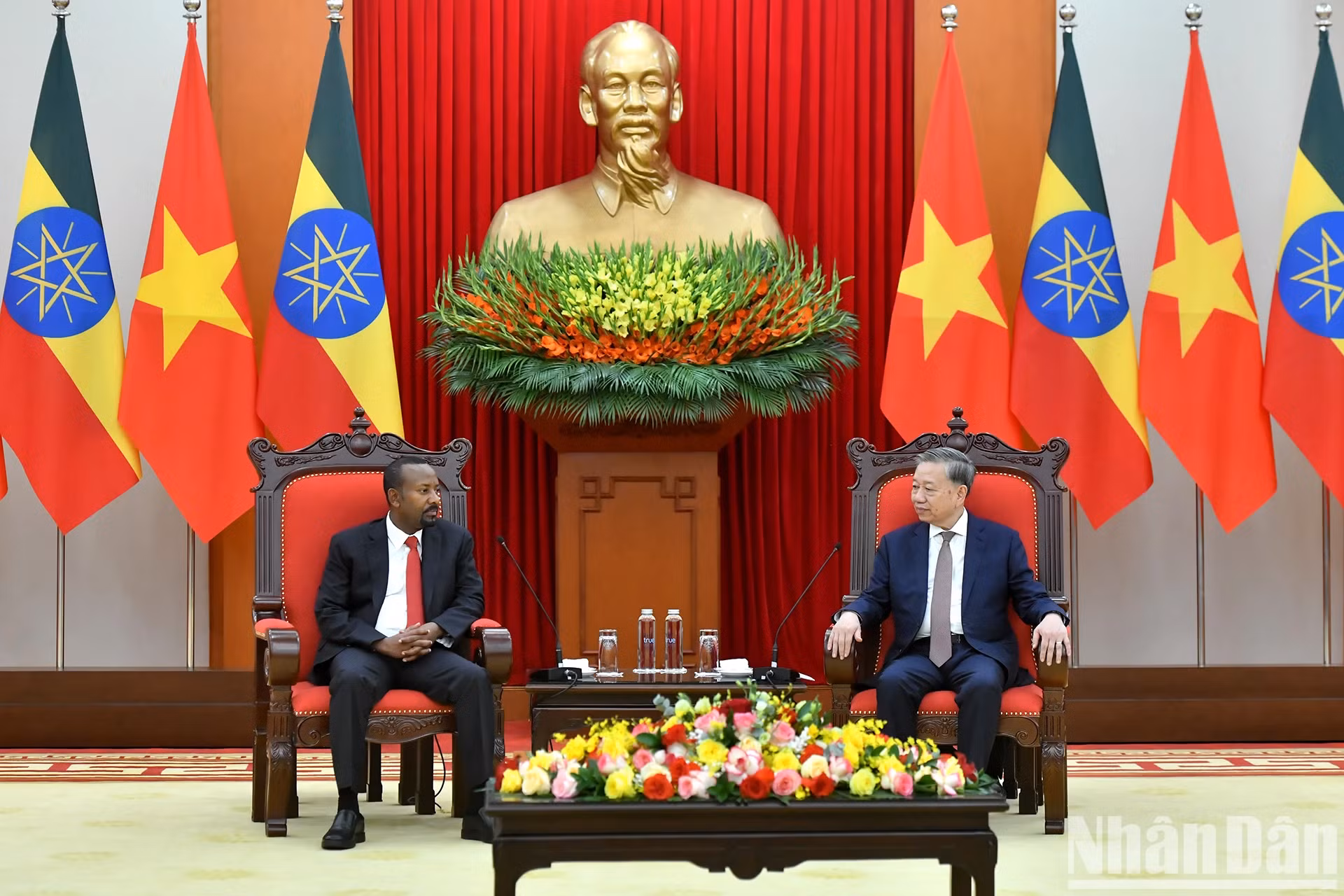 越共中央总书记苏林会见埃塞俄比亚总理阿比·艾哈迈德·阿里。