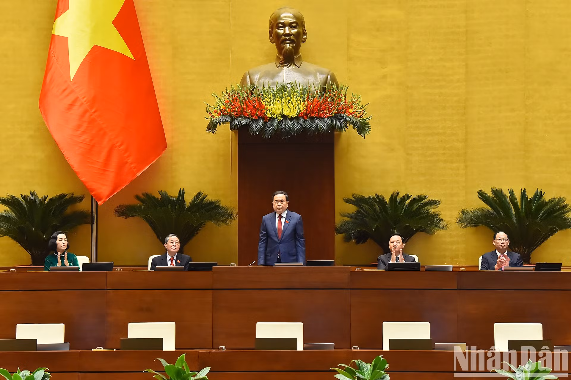 国会主席陈青敏，各位国会副主席出席开幕式。