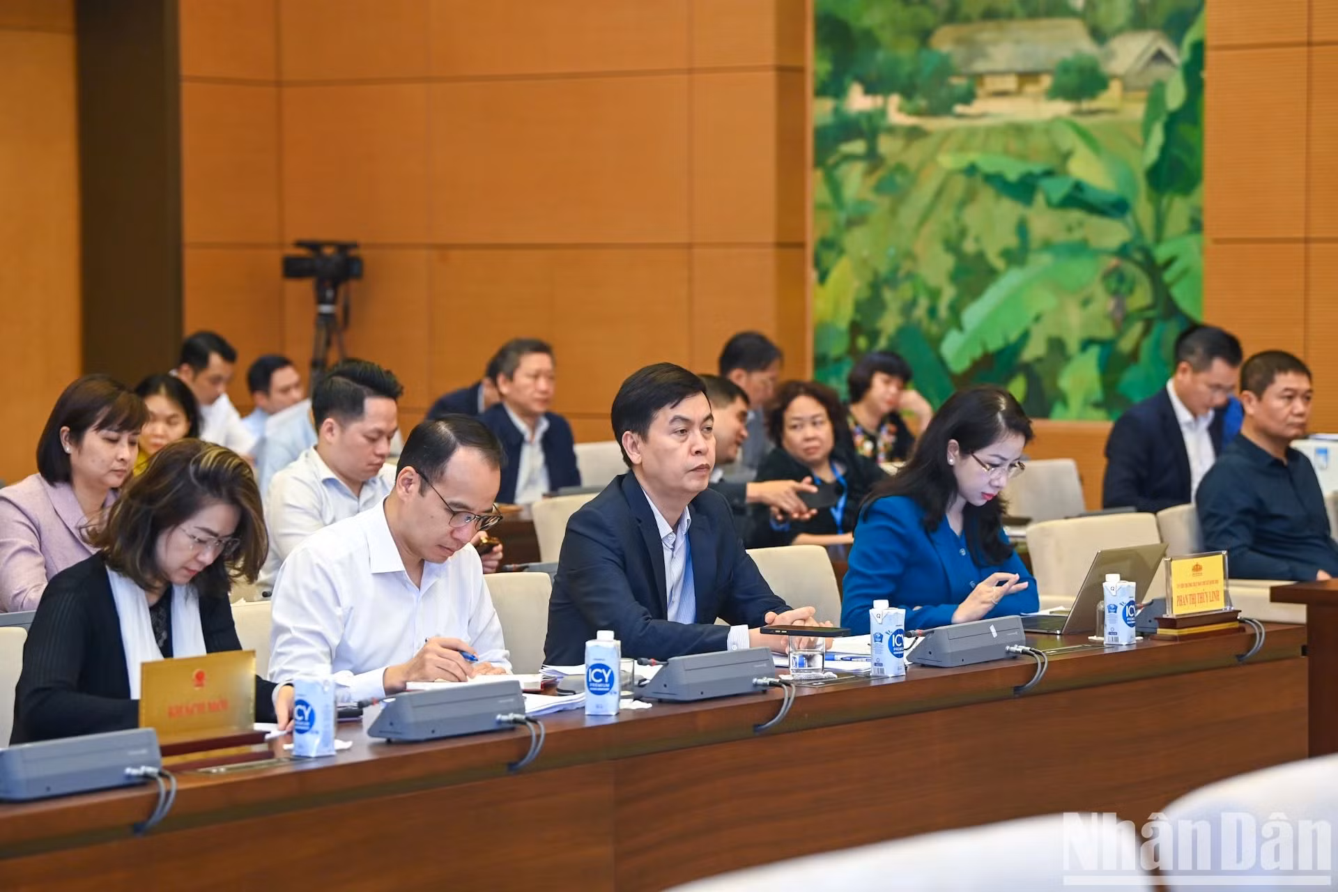 与会代表。