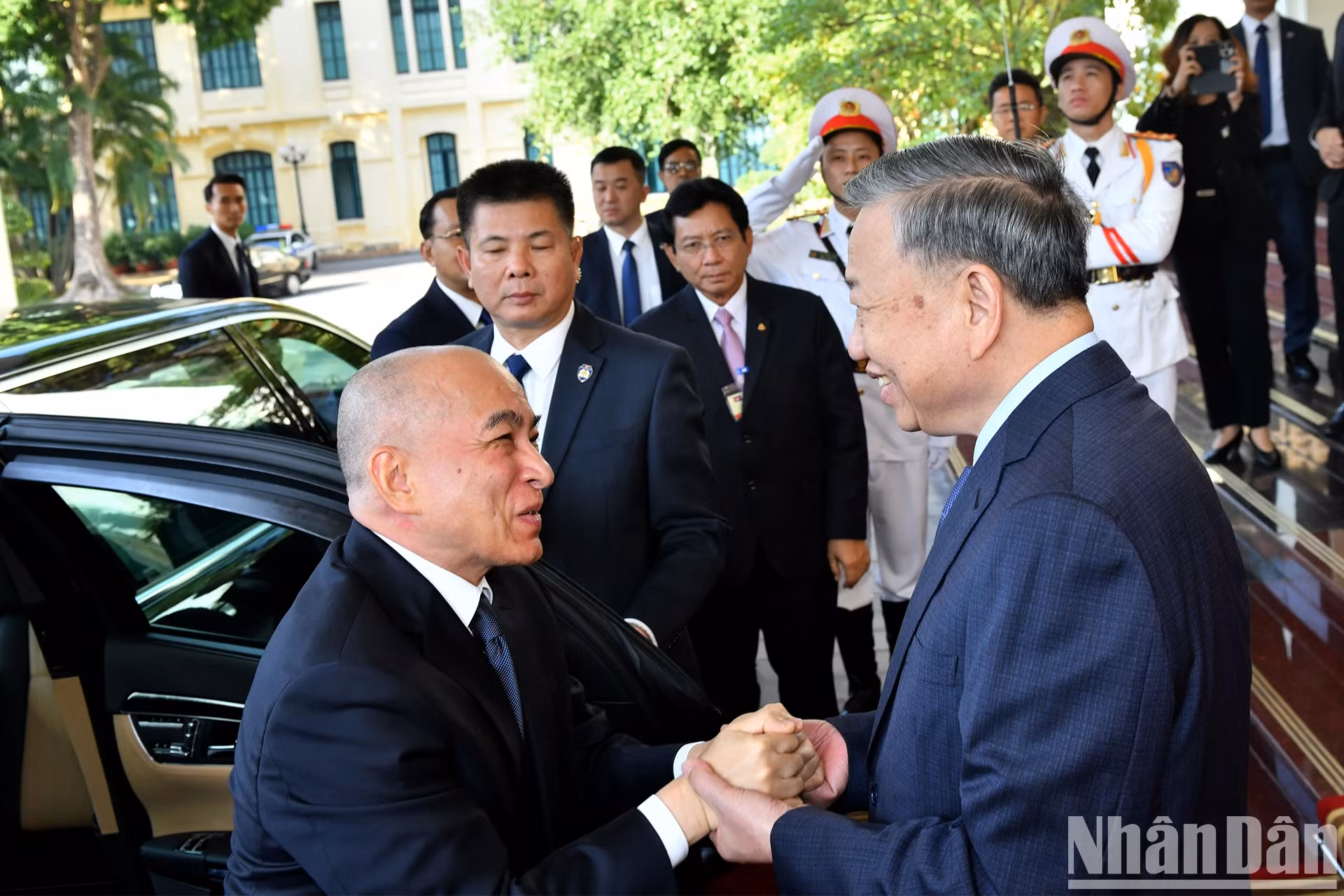 越共中央总书记苏林和柬埔寨国王诺罗敦·西哈莫尼。