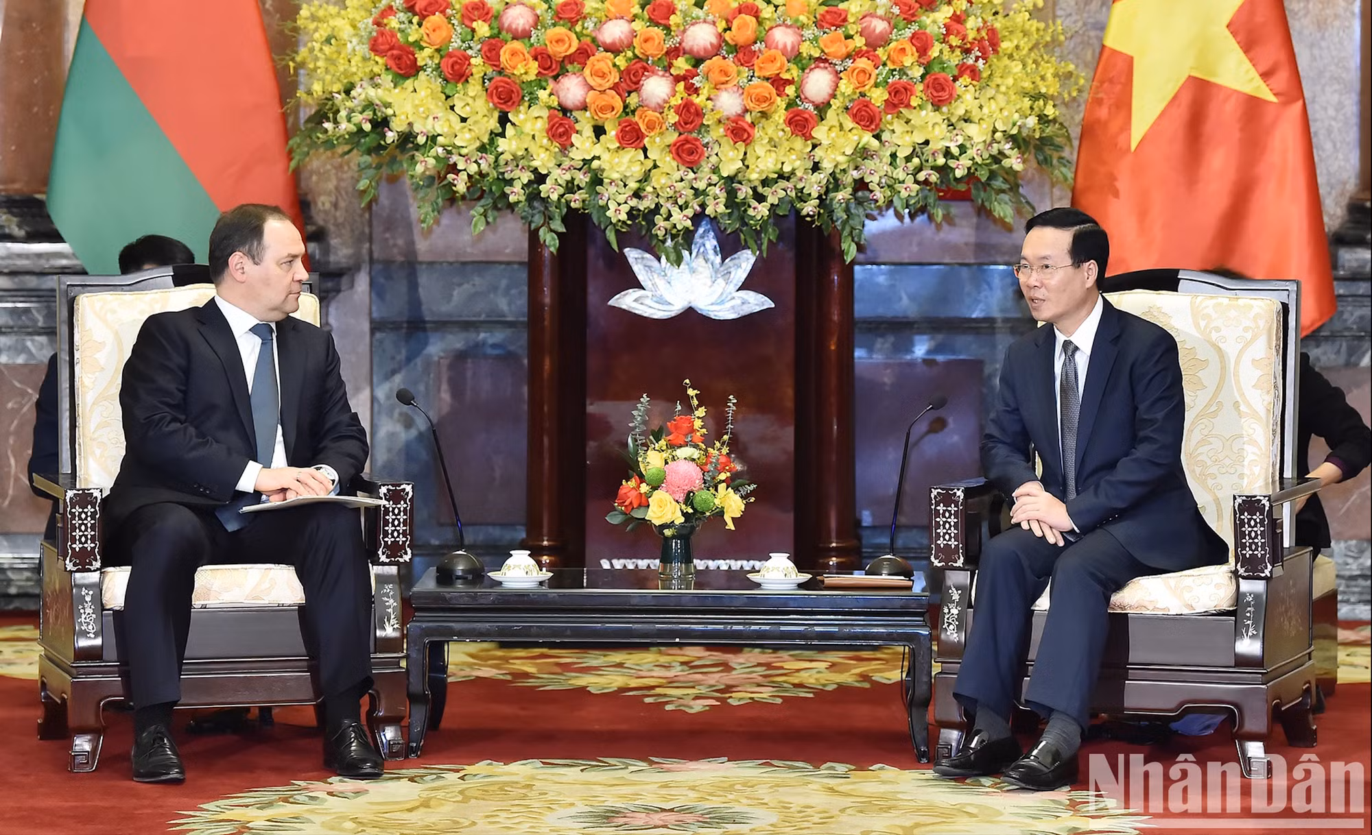 越南国家主席武文赏会见白俄罗斯总理罗曼·戈洛夫琴科。
