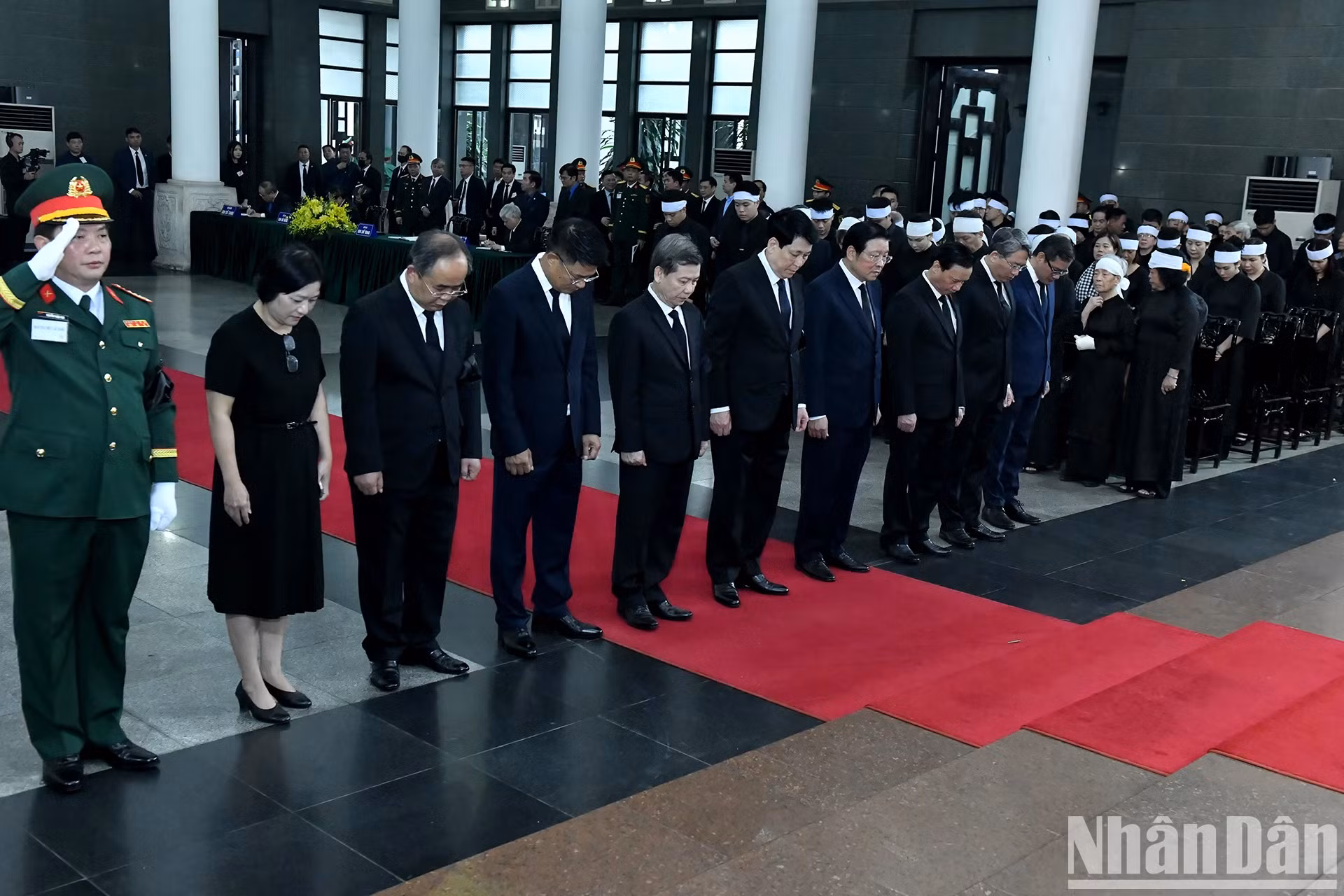 中央司法改革指导委员会代表团吊唁原国家主席陈德良逝世。
