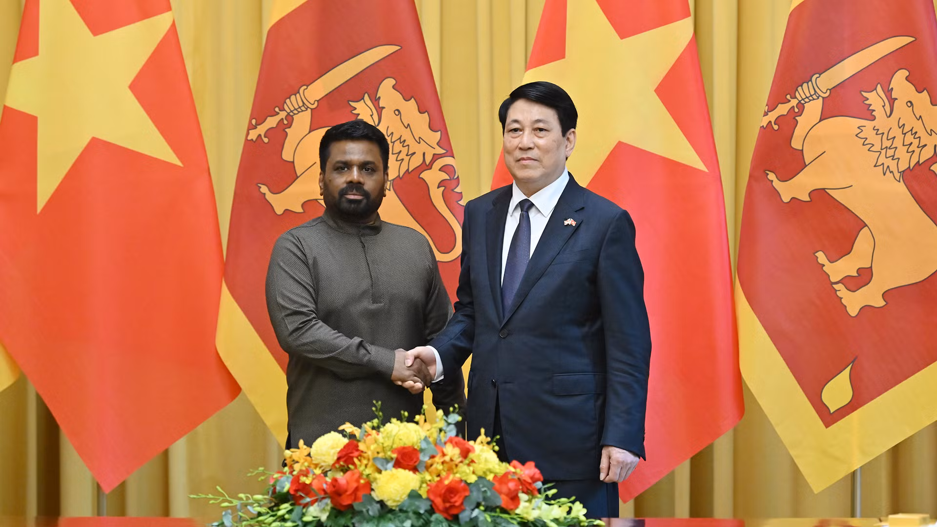 越南国家主席梁强主持欢迎仪式，并同斯里兰卡总统阿努拉·库马拉·迪萨纳亚克举行会谈【组图】