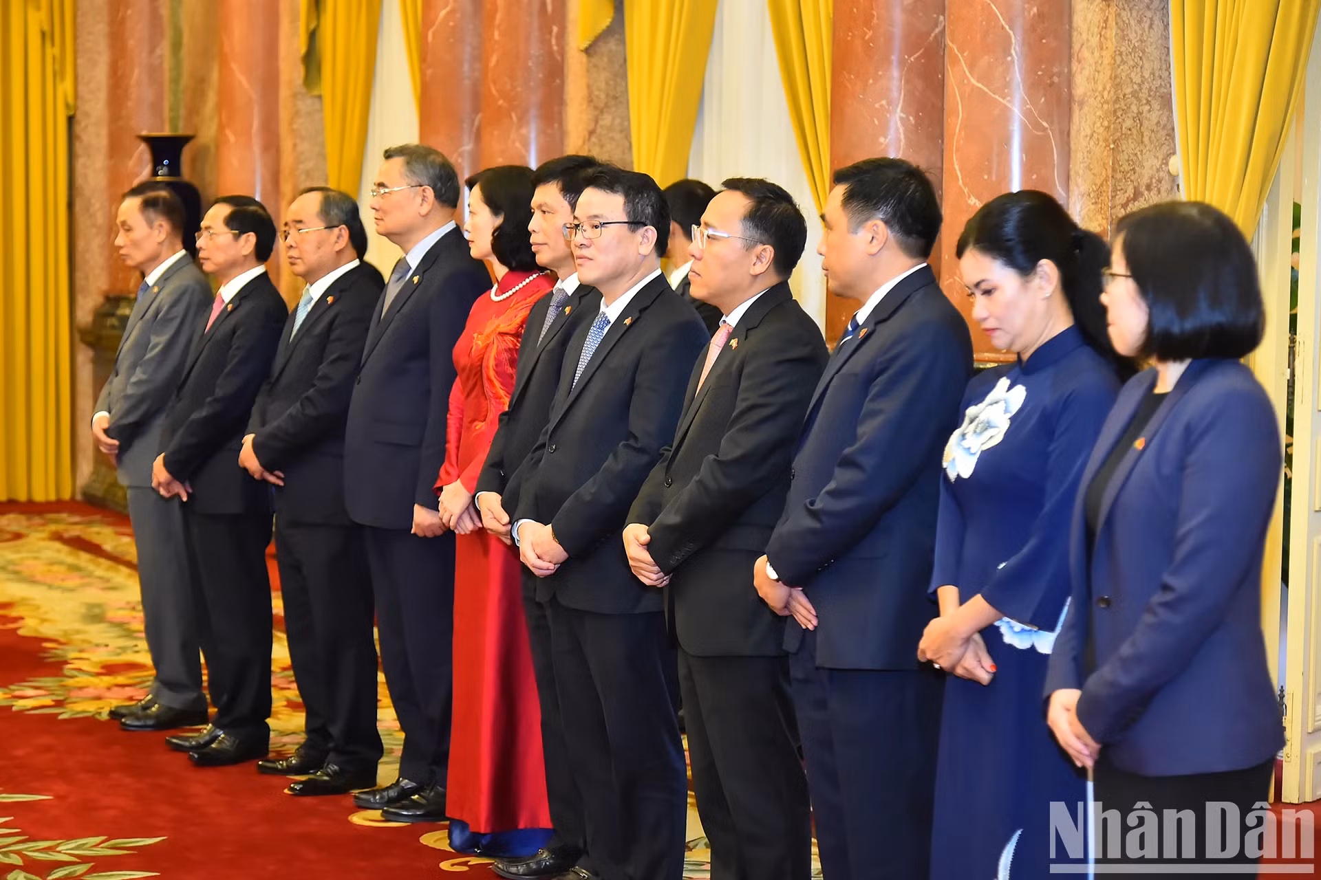 越南代表团出席签字仪式。