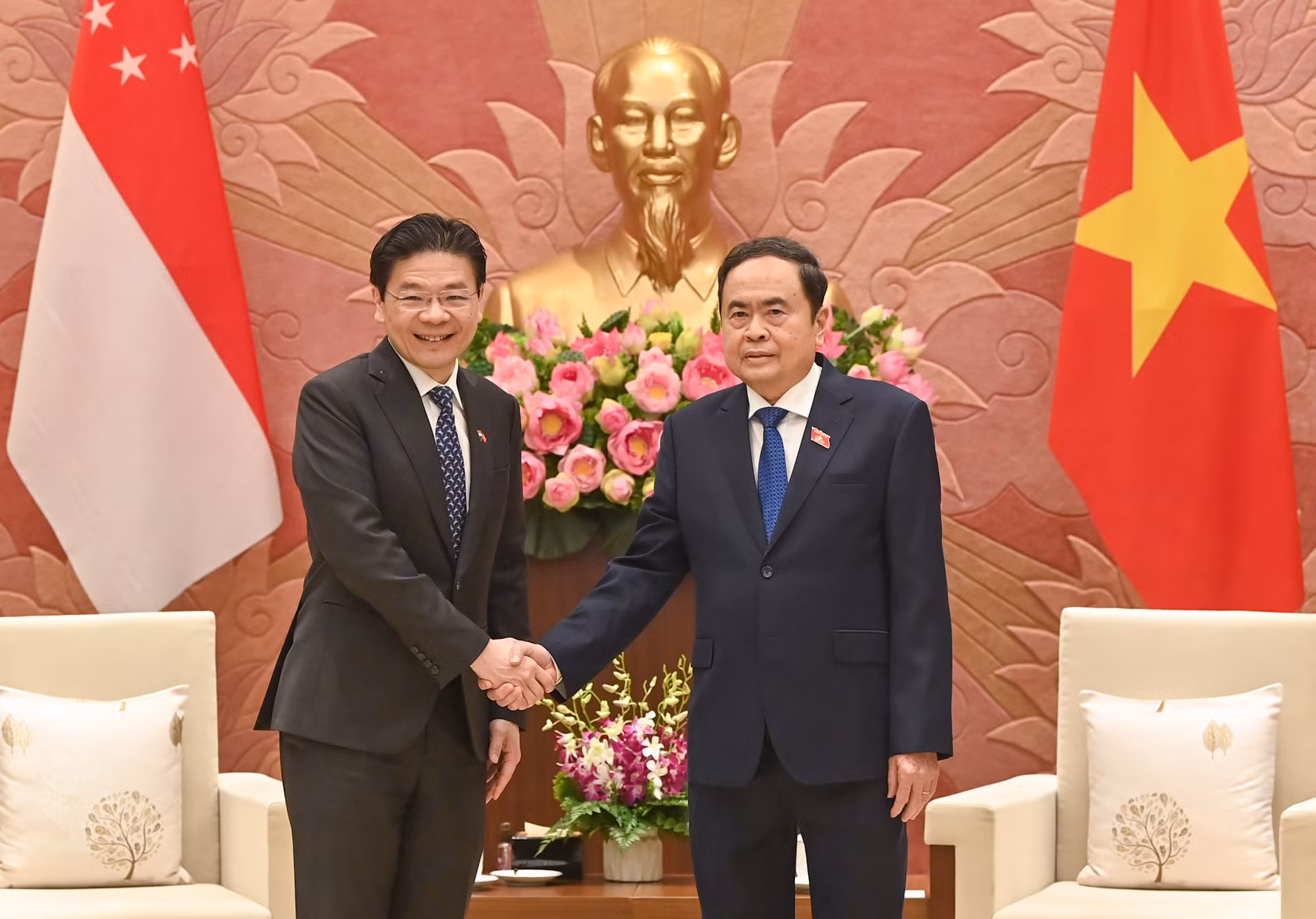 越南国会主席陈青敏会见新加坡总理黄循财【组图】