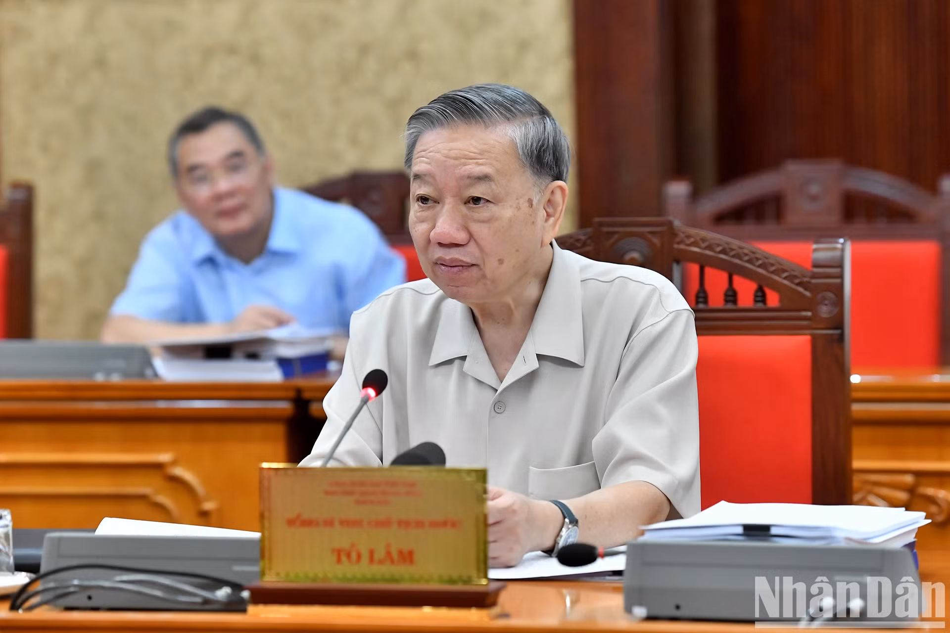越共中央总书记、国家主席苏林主持会议。