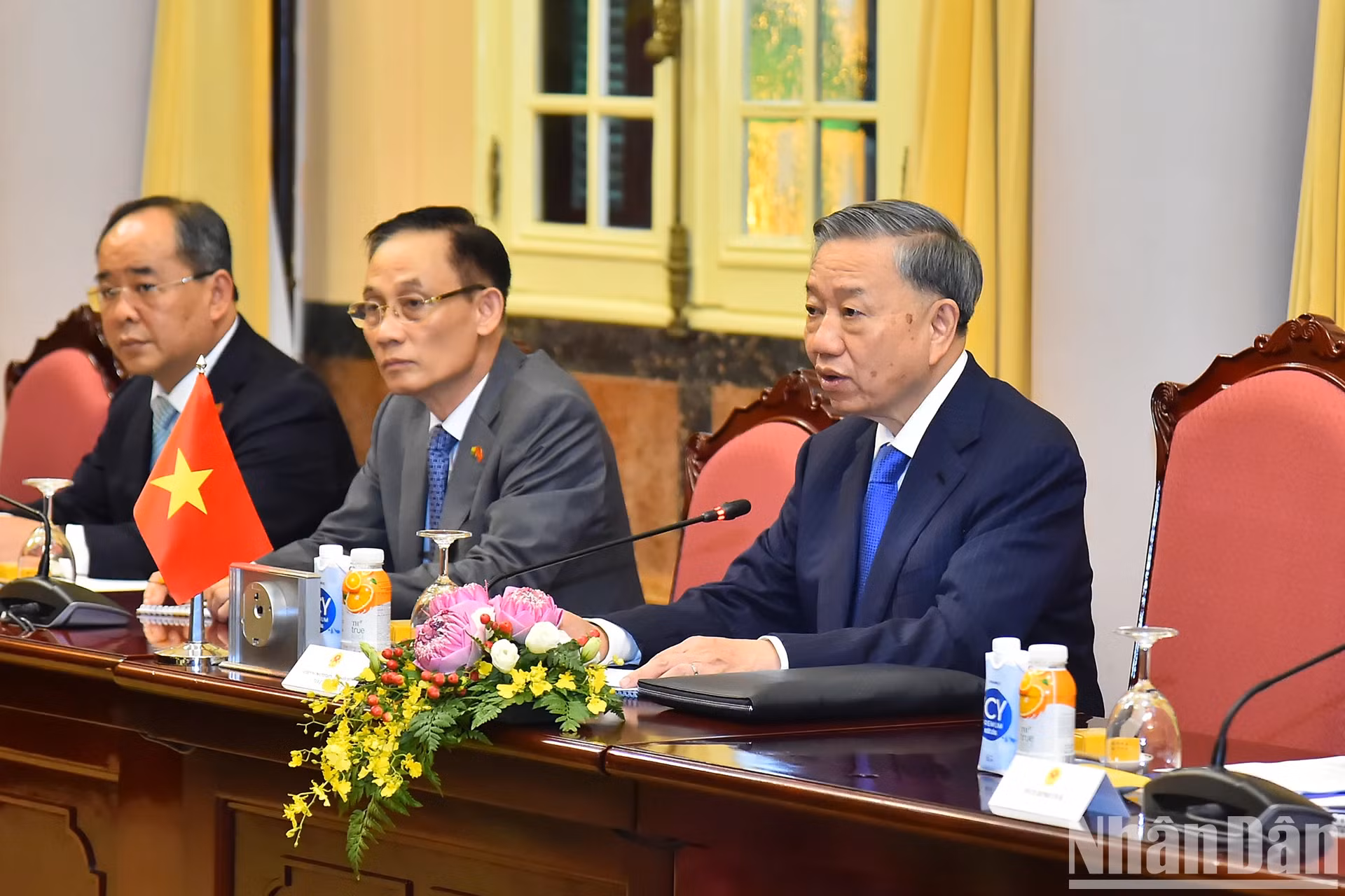 越共中央总书记、国家主席苏林在会谈中发表讲话。
