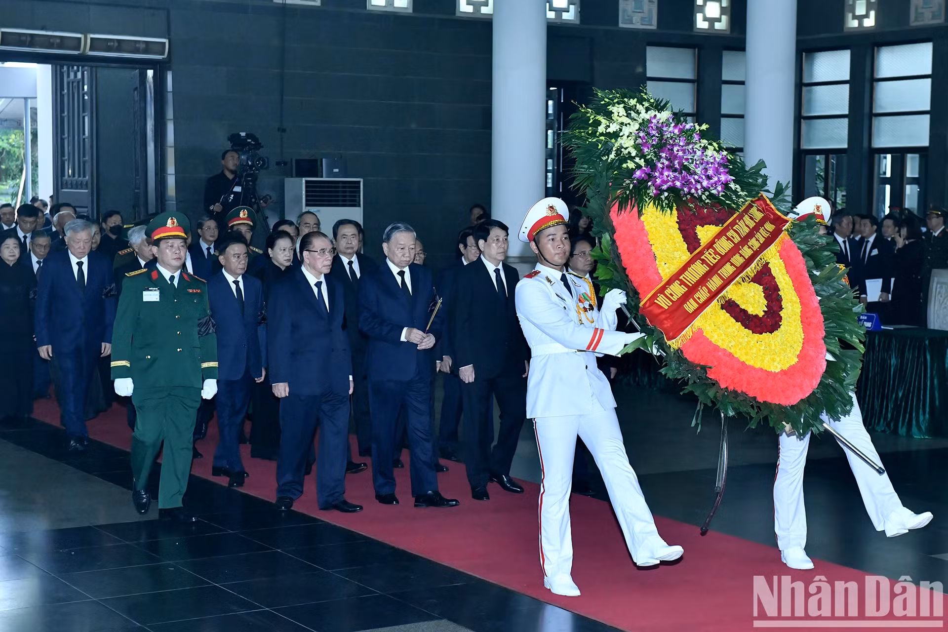 党、国家领导人前来吊唁原国家主席陈德良逝世【组图】