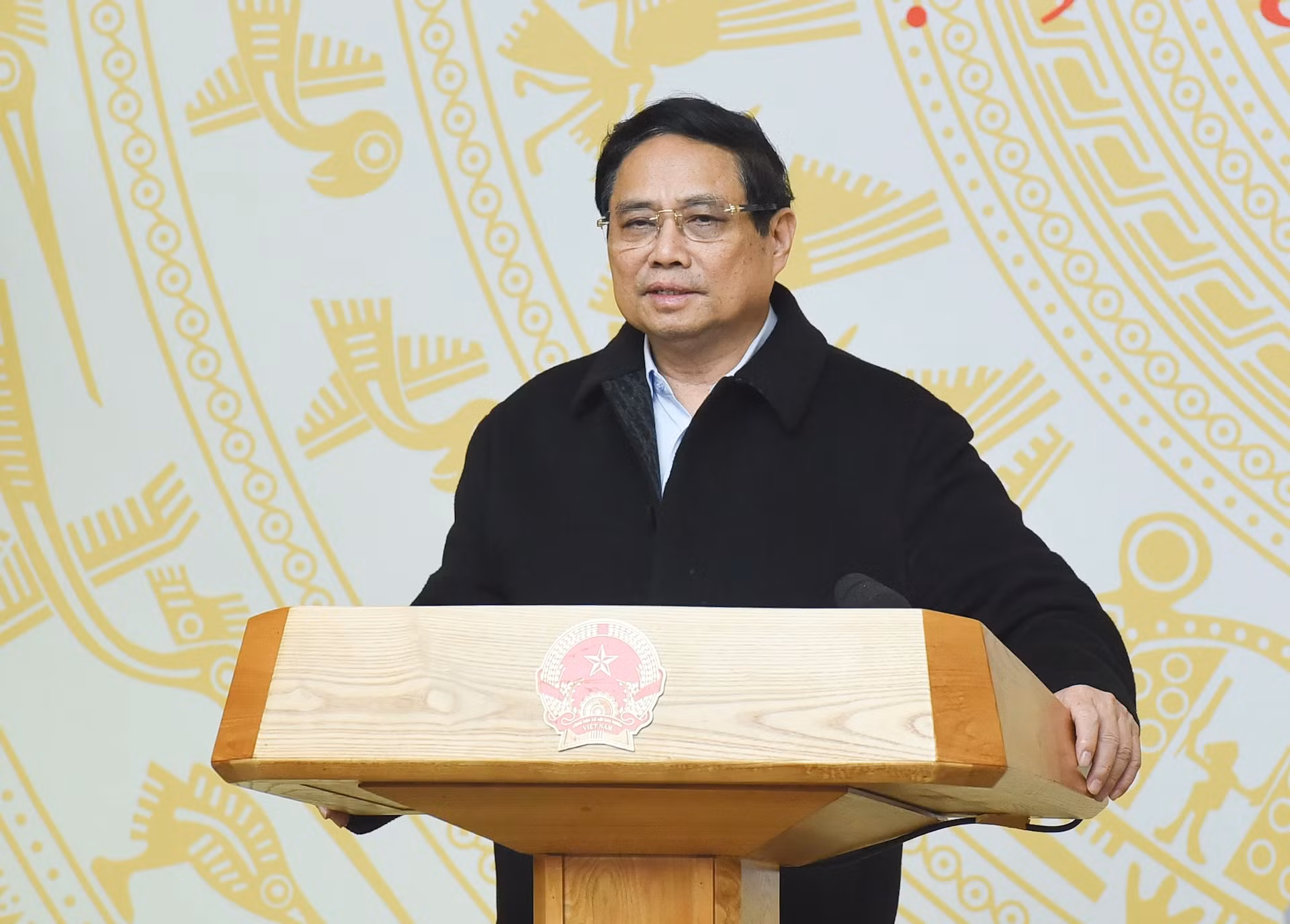 范明正总理发表讲话。