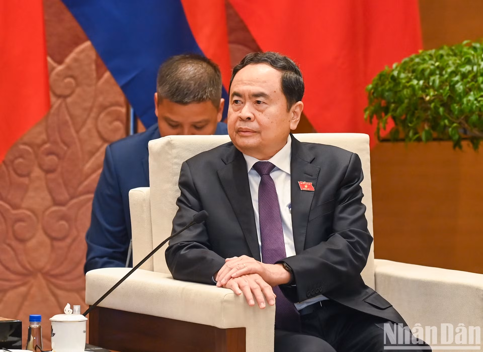 国会主席陈青敏发表讲话。 国会主席陈青敏发表讲话。