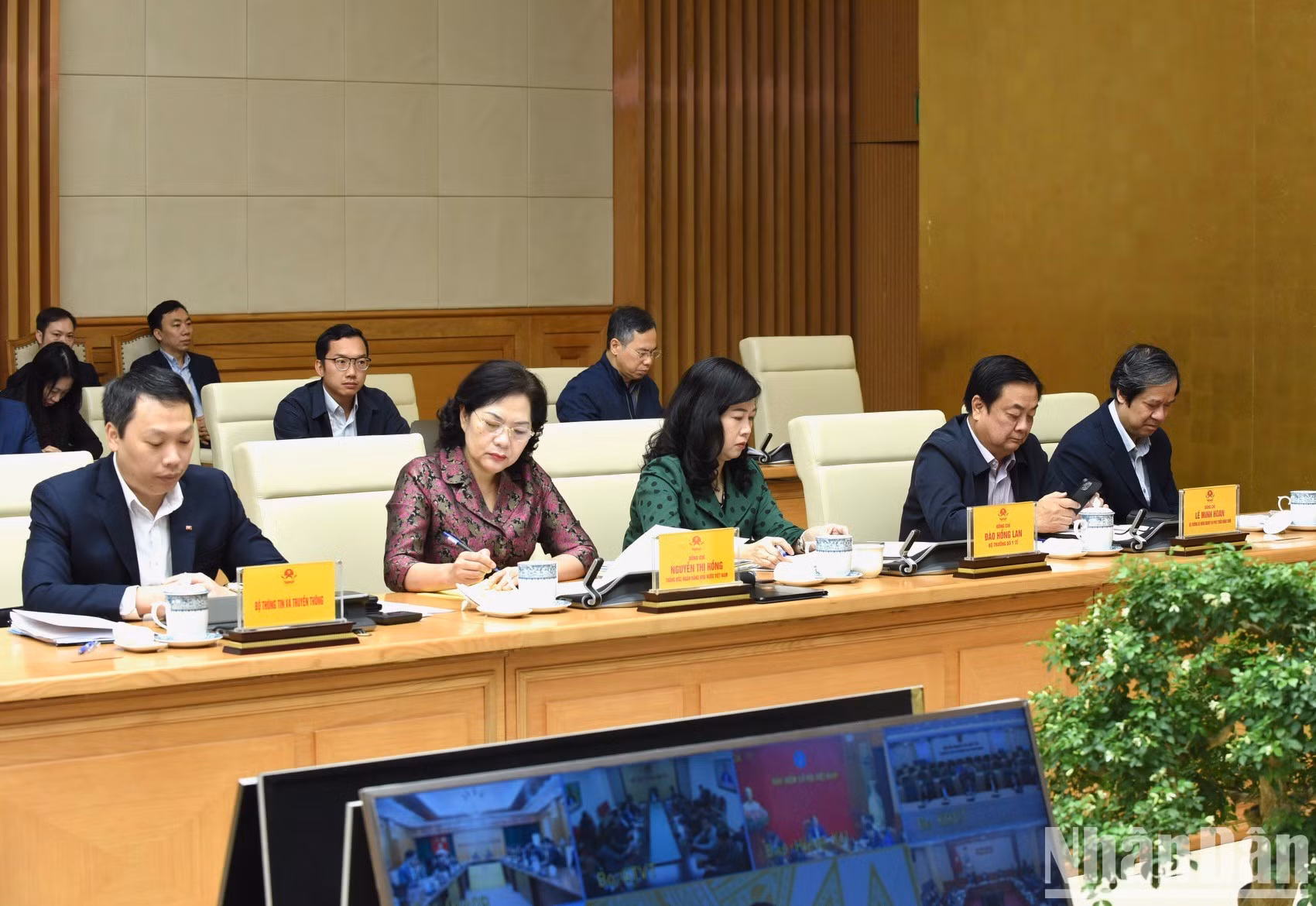 与会代表。 与会代表。