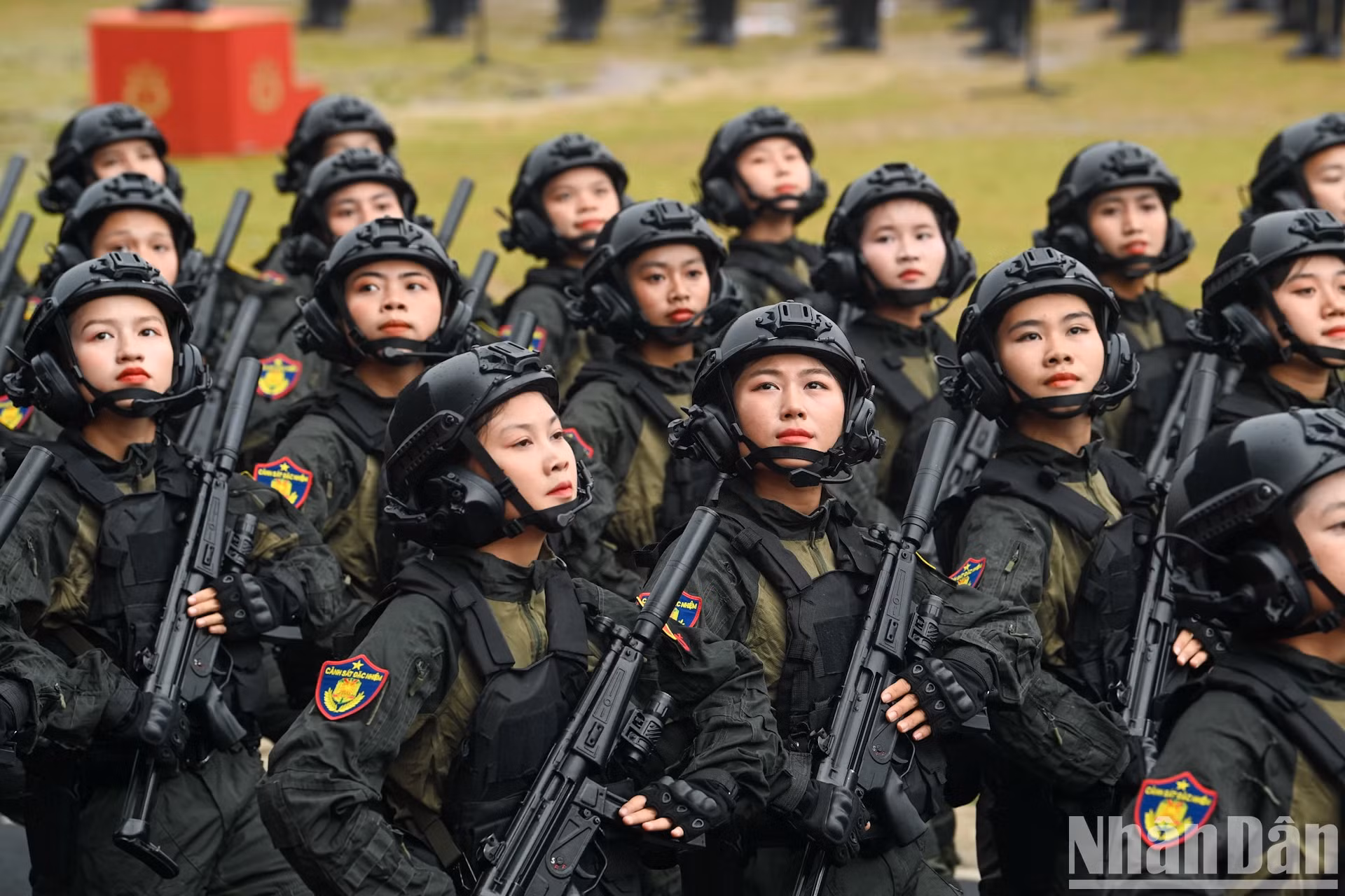 女特警力量。