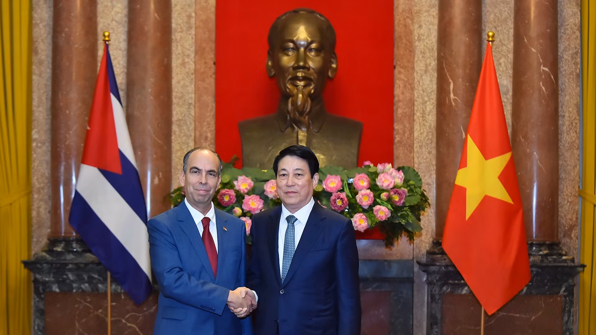 越南国家主席梁强会见前来递交国书的古巴驻越南大使【组图】