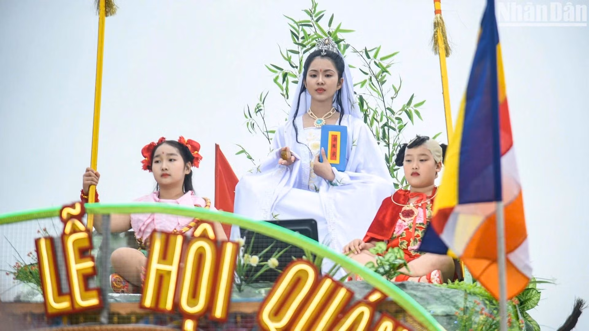 每年，组委会都会选择观世音菩萨三十二应化身中的一个形象进行化身演绎，以再现菩萨慈悲济世的形象。