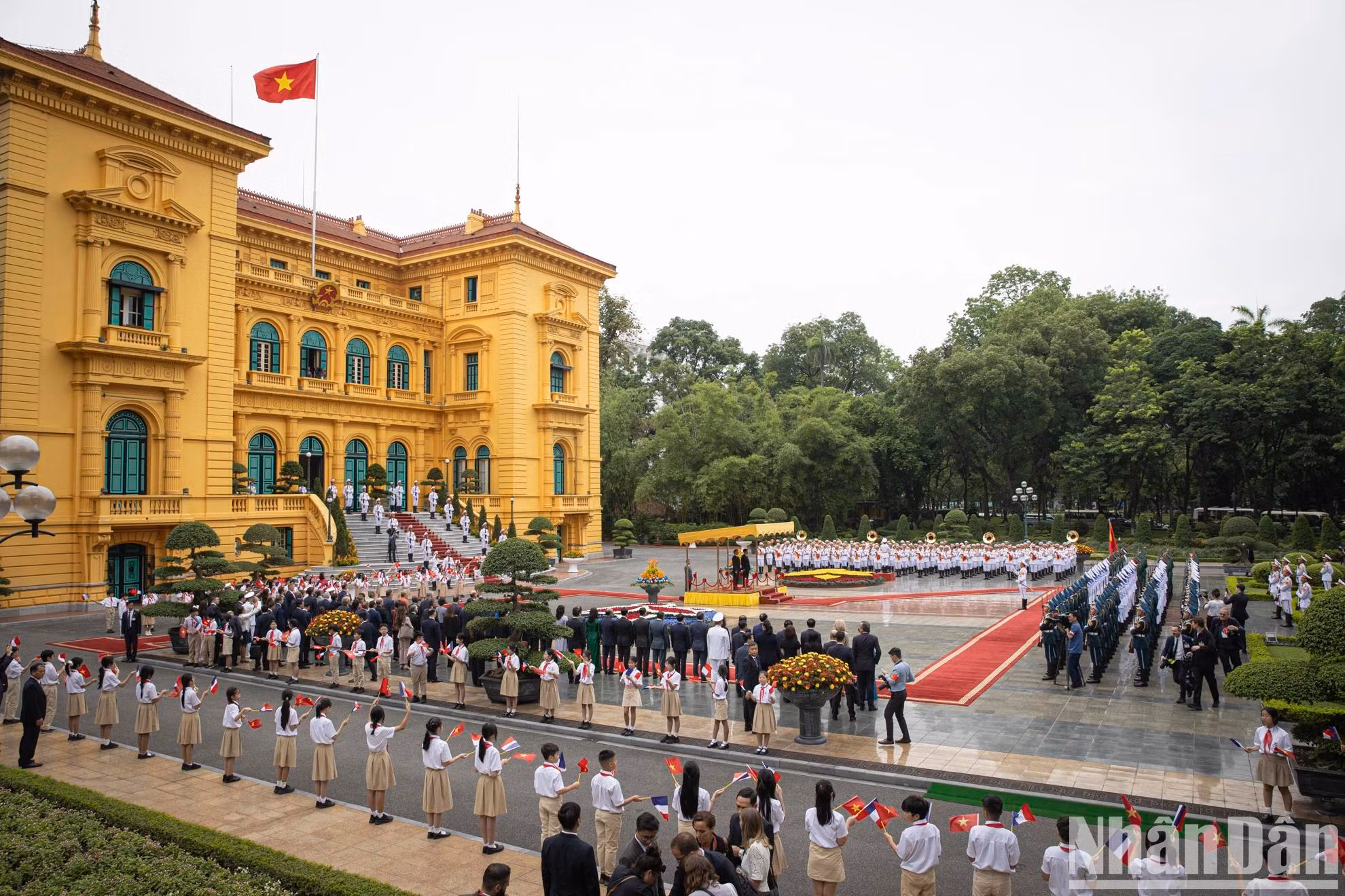 欢迎仪式现场全景。