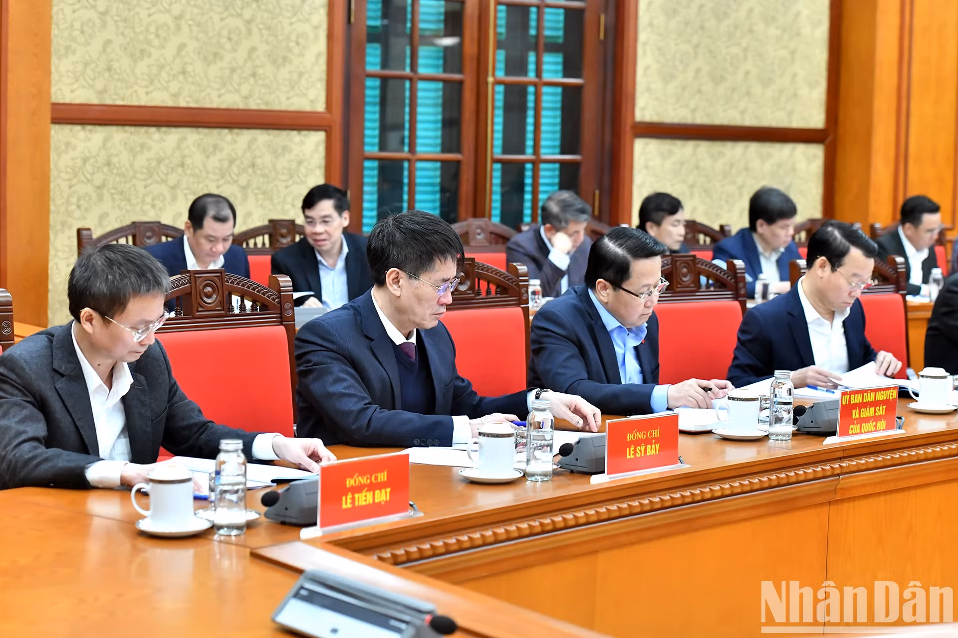 出席会议的各位代表。