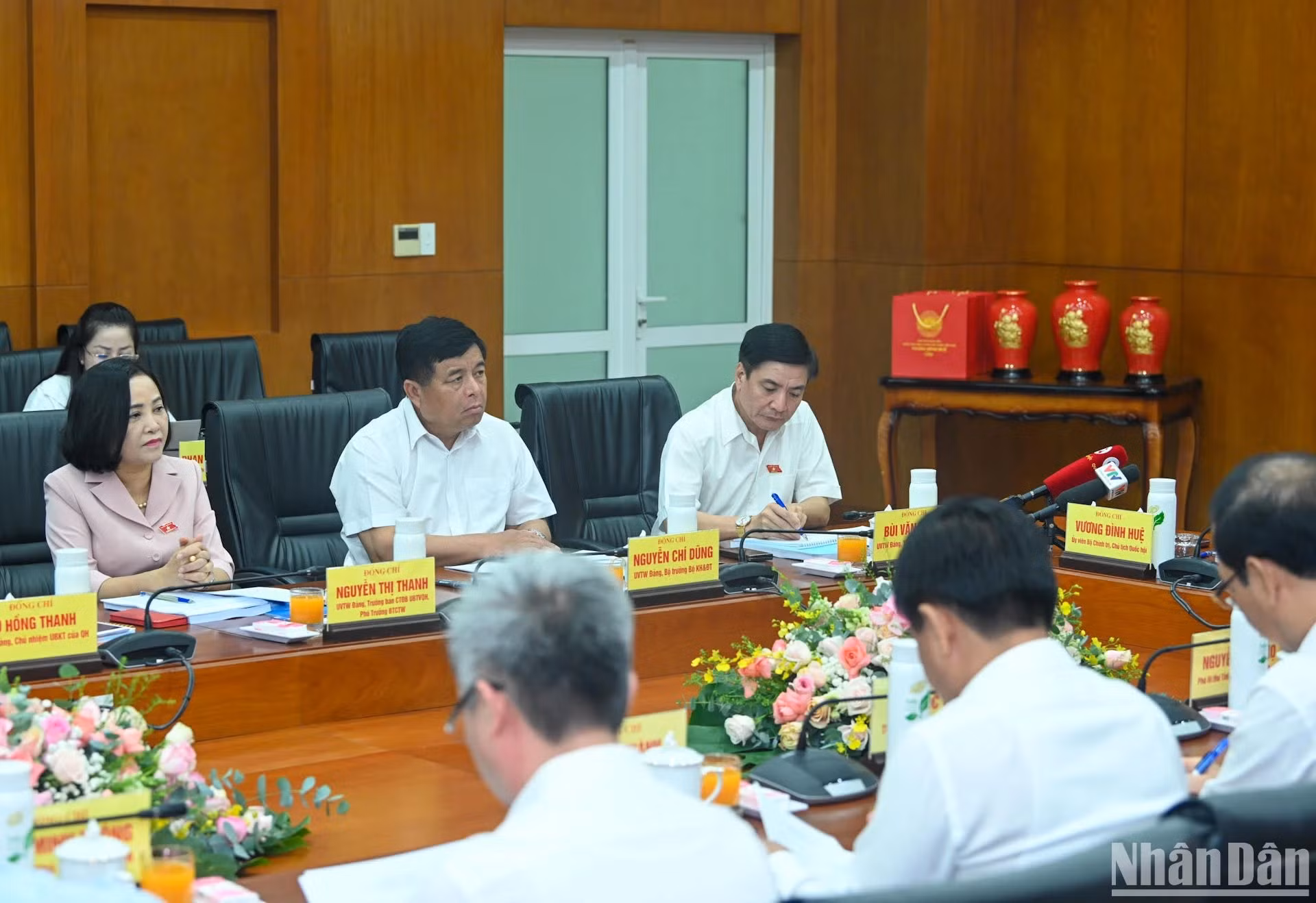 与会代表。