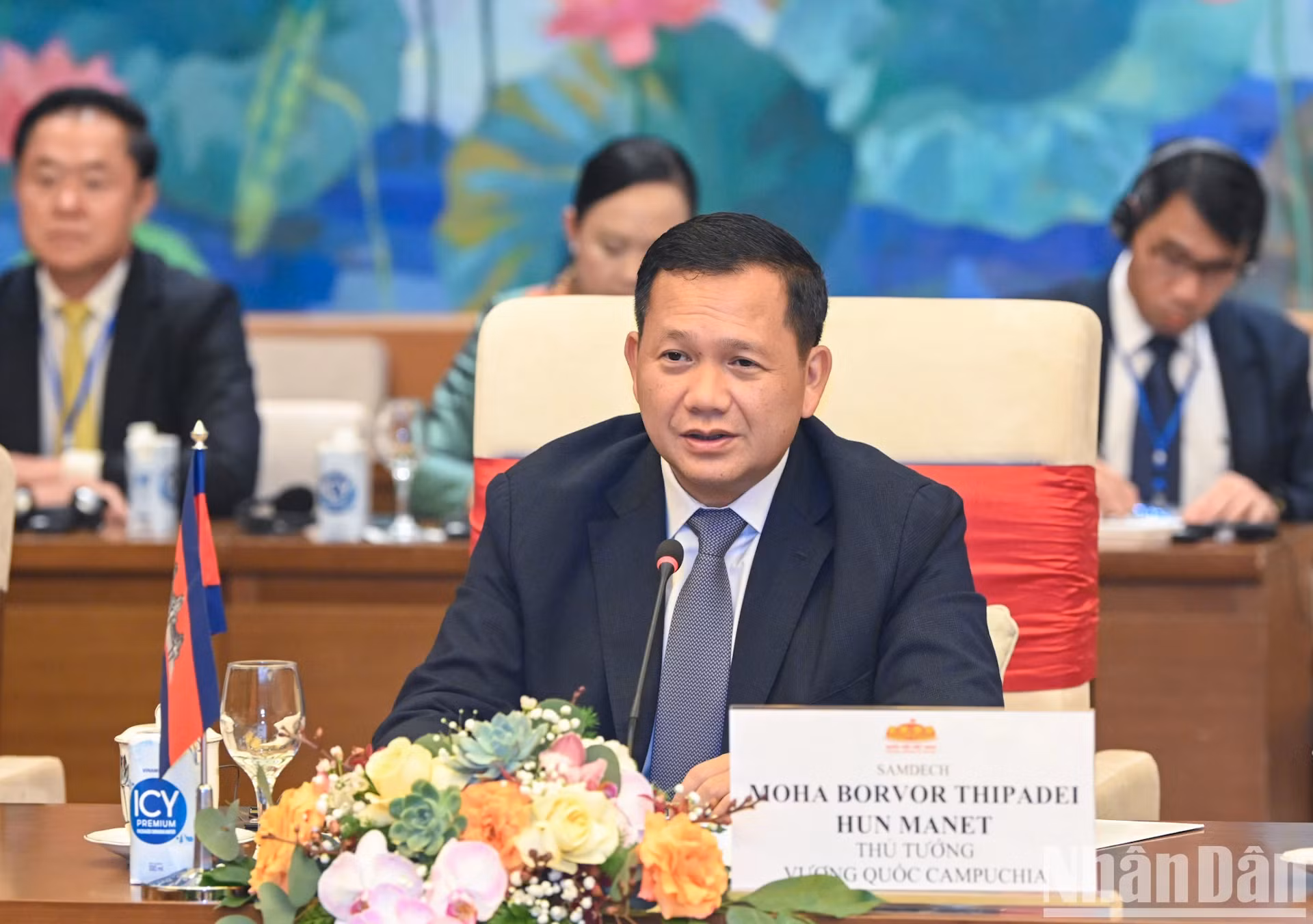 柬埔寨首相洪玛奈发表讲话。