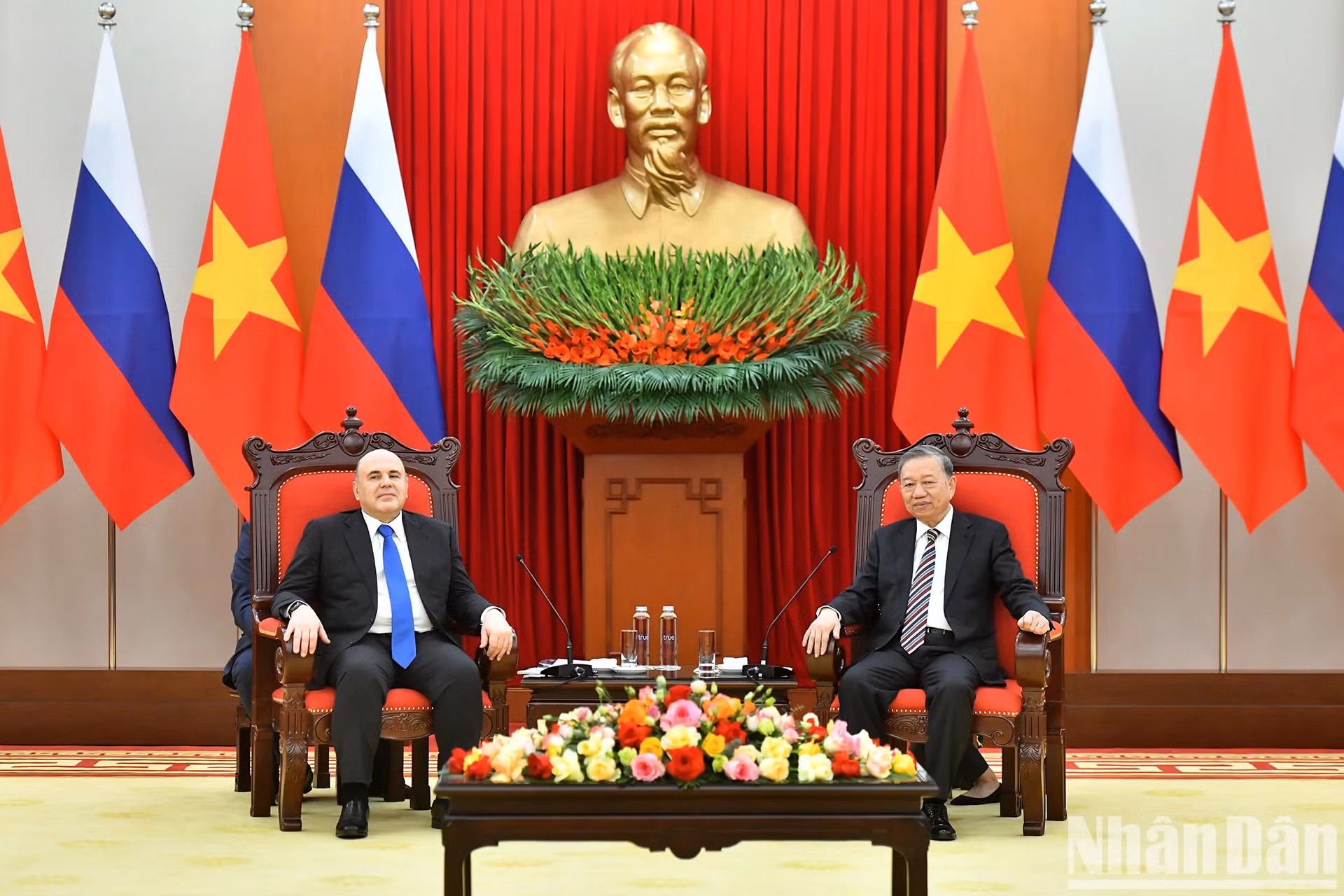 越共中央总书记苏林会见俄罗斯联邦政府总理米舒斯京。