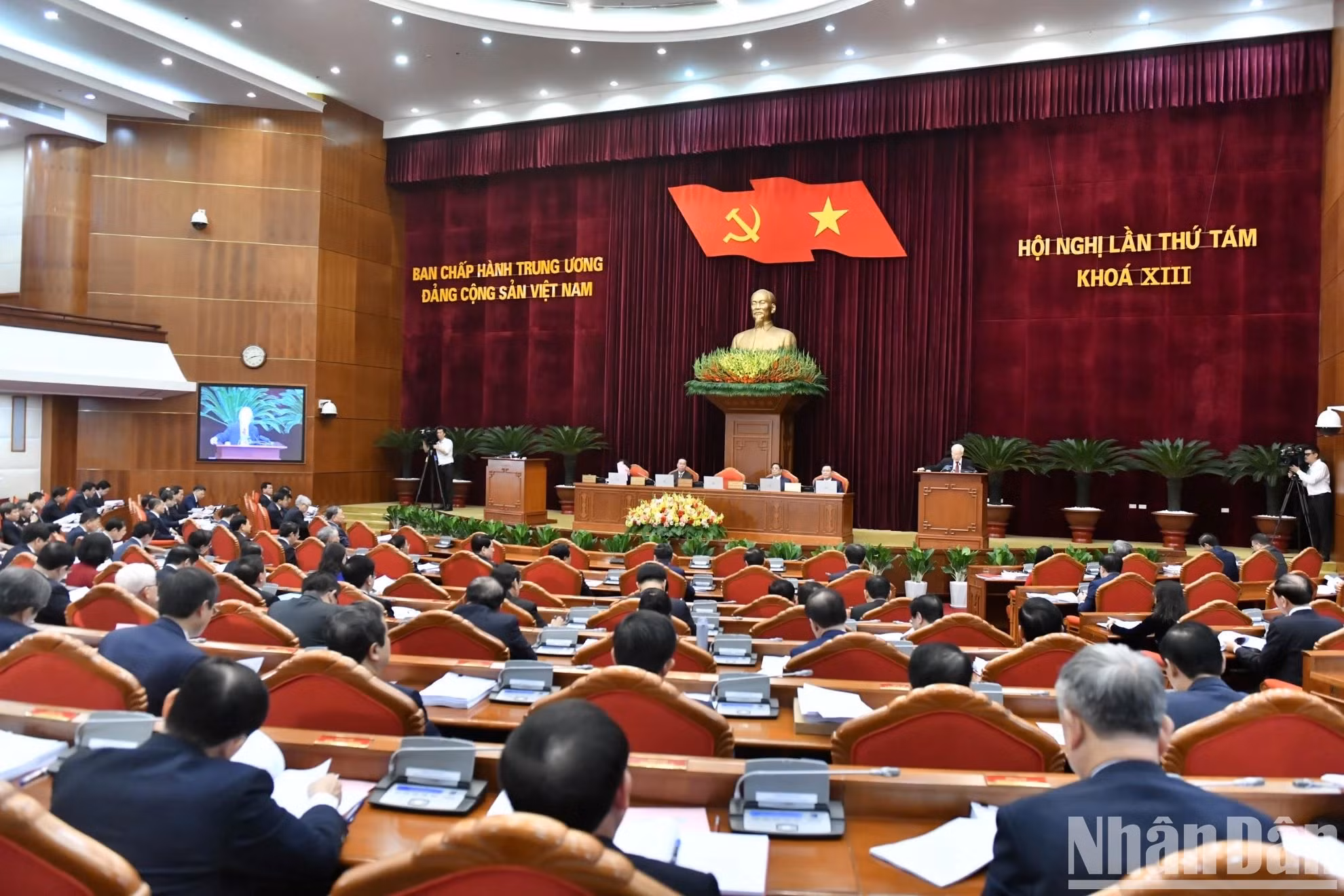 越共中央总书记阮富仲致开幕词。（登科 摄）