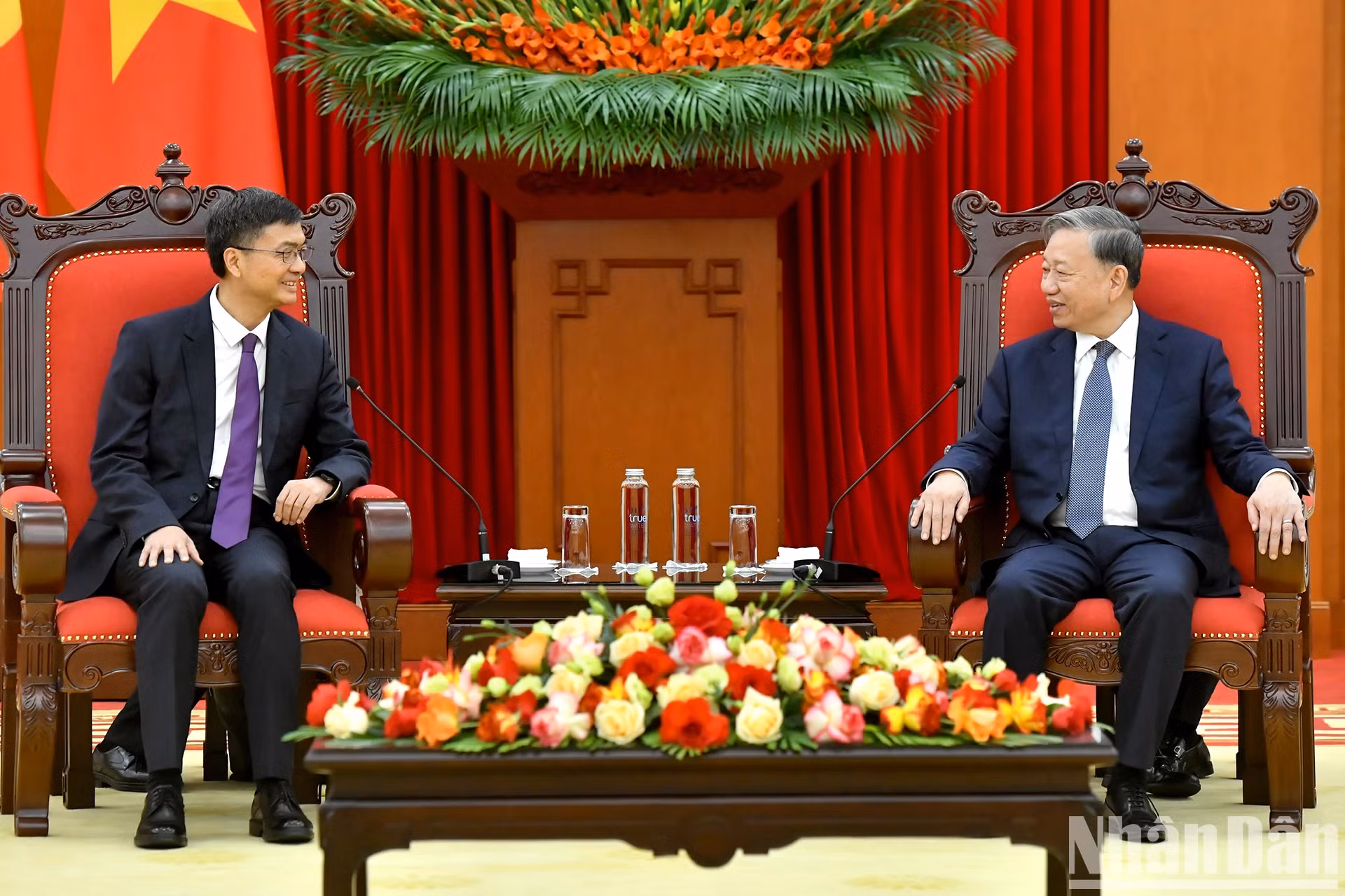 越共中央总书记苏林会见中国广西壮族自治区党委书记陈刚。