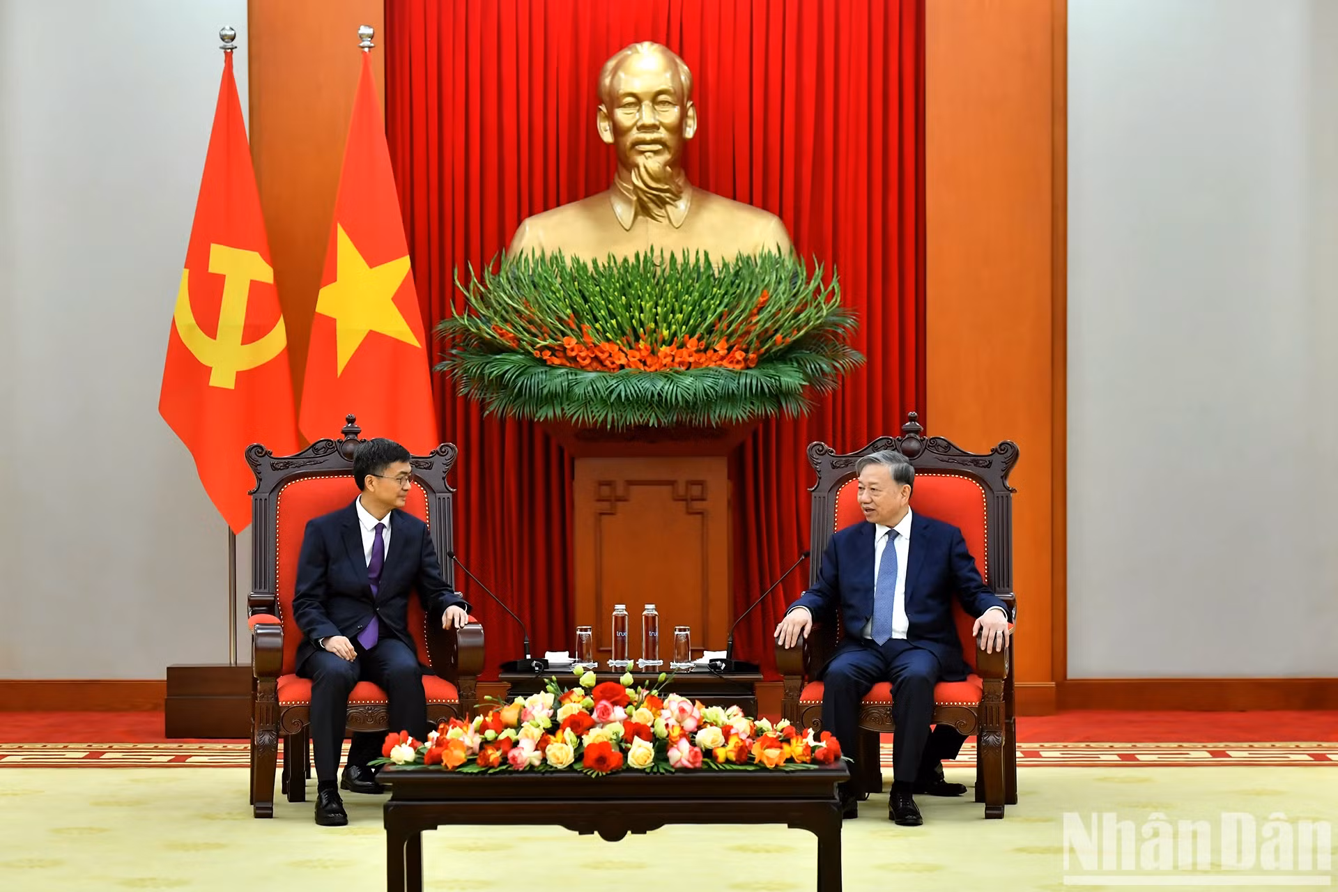 越共中央总书记苏林会见中国广西壮族自治区党委书记陈刚。
