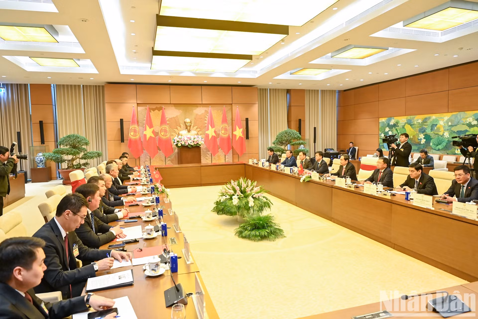 会见场景。 会见场景。