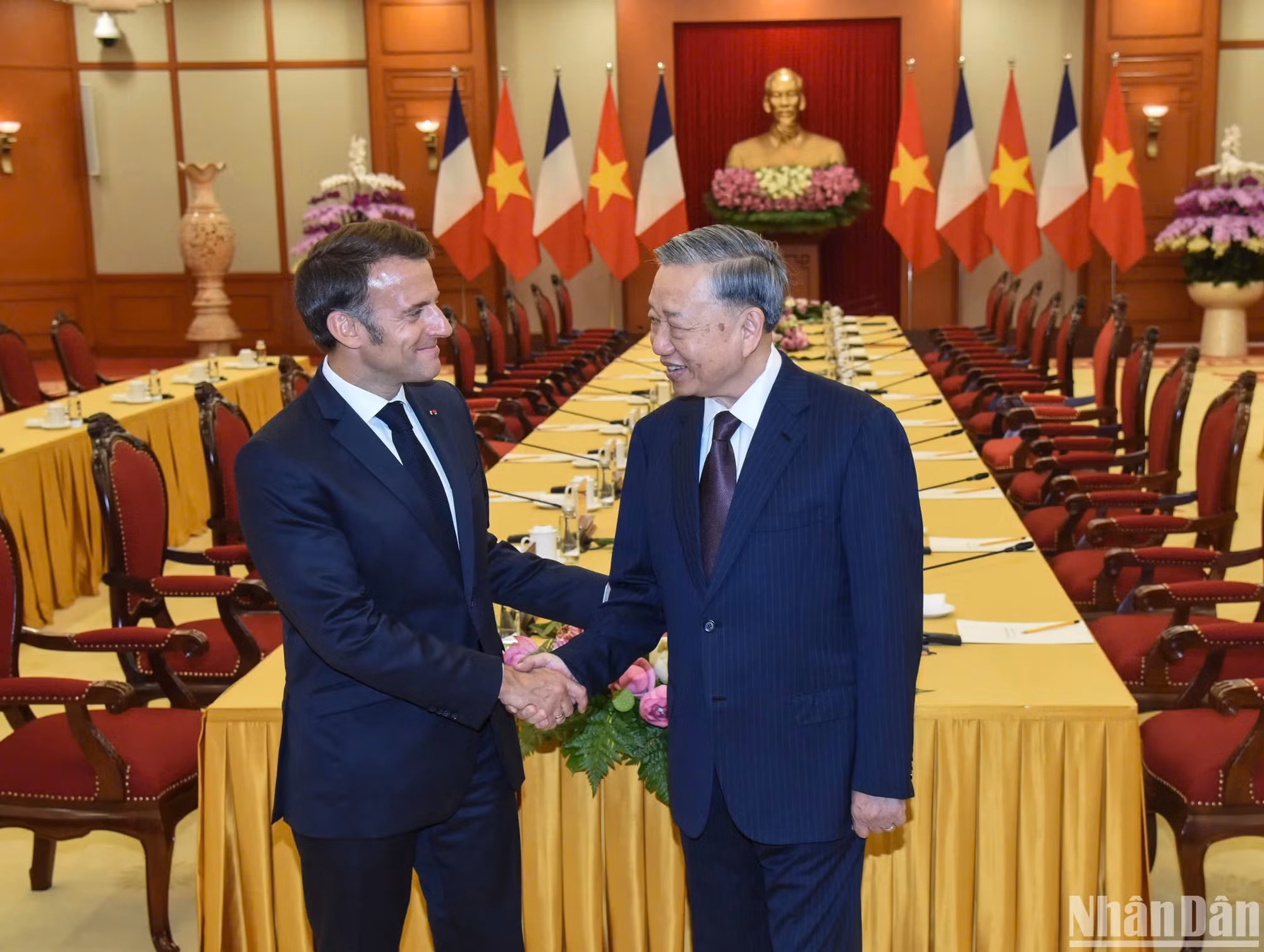 越共中央总书记苏林和法国总统埃马纽埃尔·马克龙。 越共中央总书记苏林和法国总统埃马纽埃尔·马克龙。