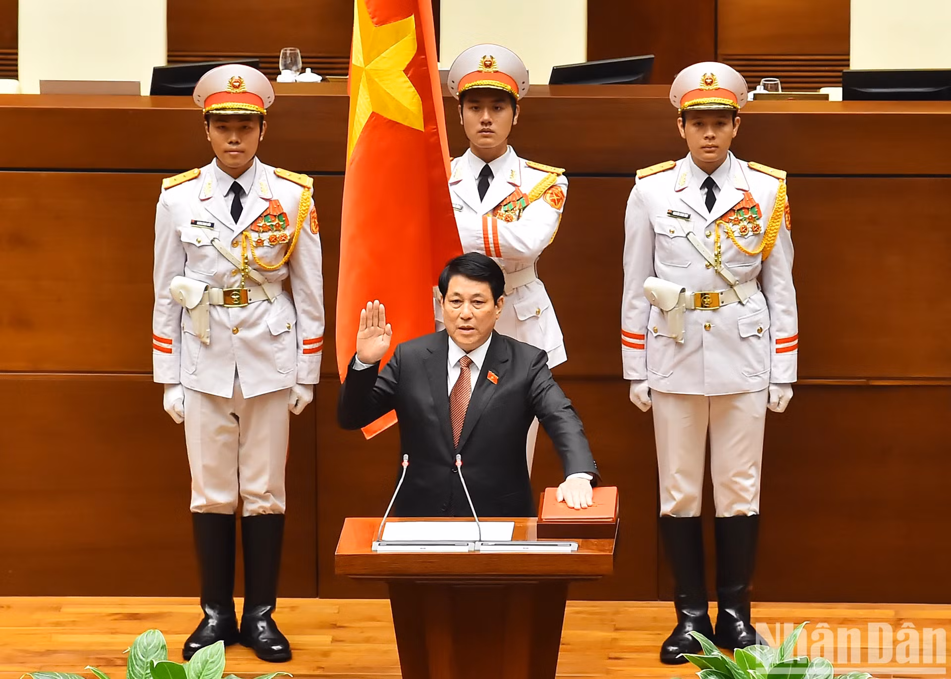 梁强同志就任2021-2026年任期越南社会主义共和国主席宣誓就职仪式。