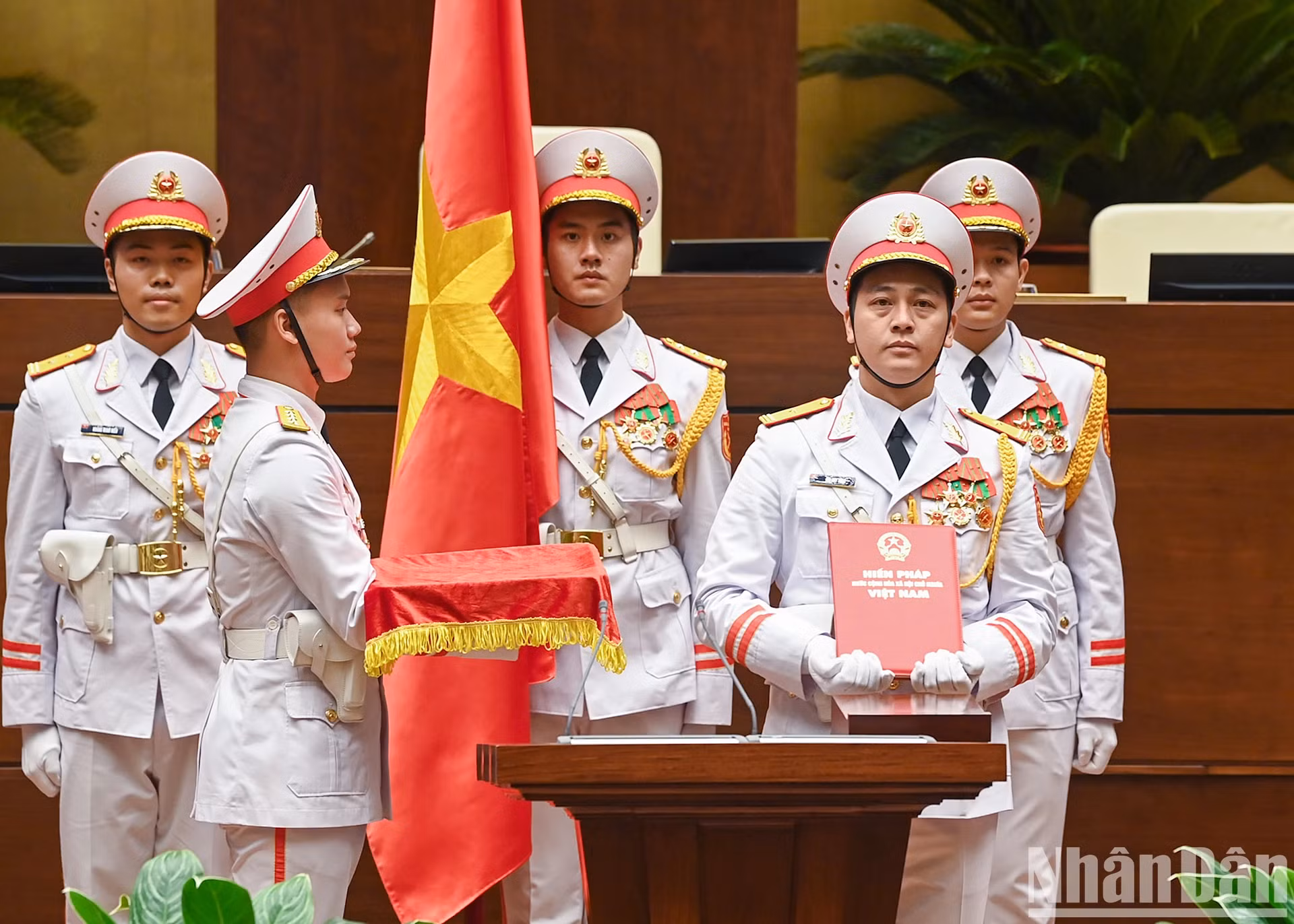 国家主席梁强宣誓就职仪式得到精心准备。