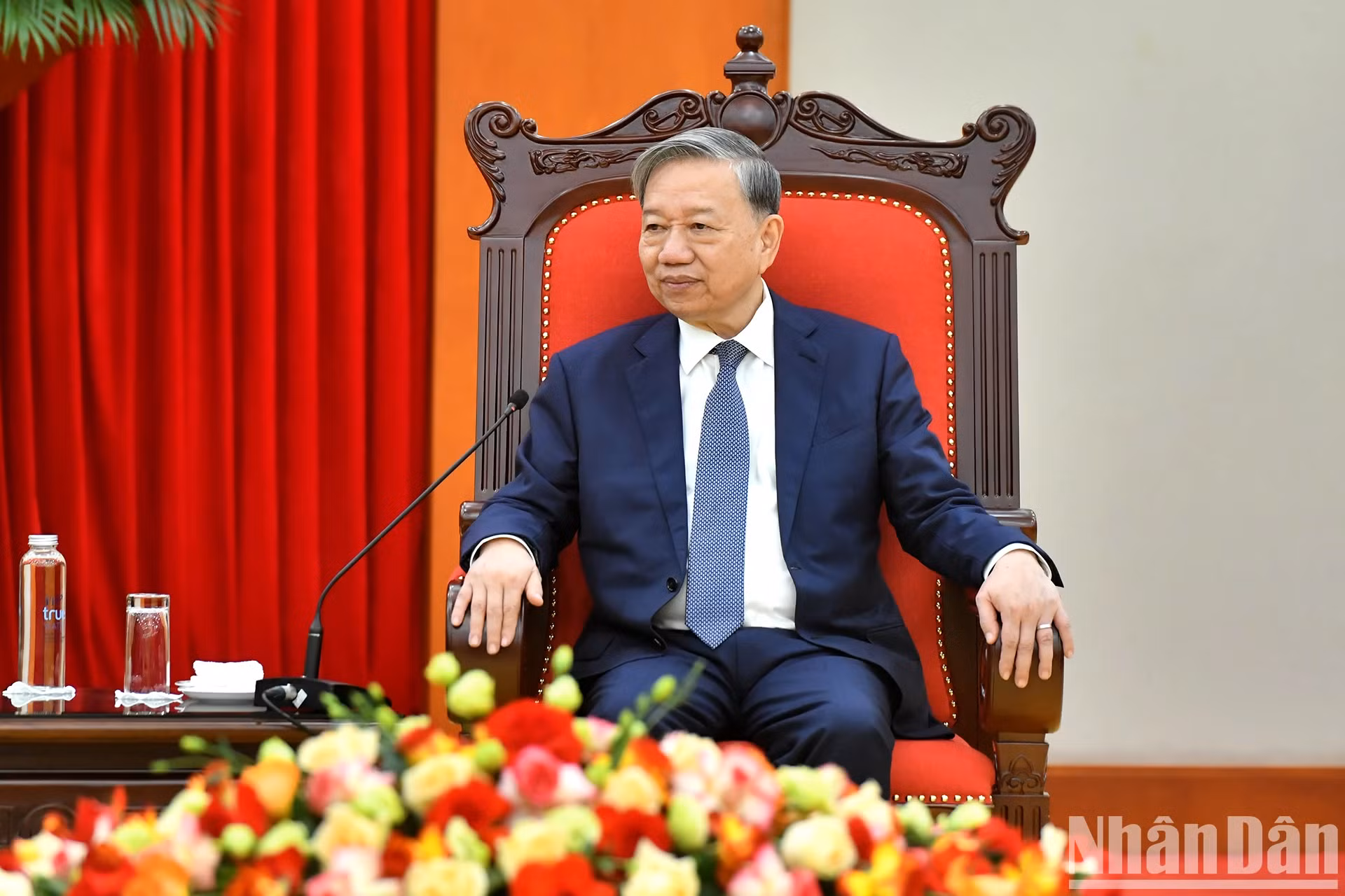 越共中央总书记苏林会见中国广西壮族自治区党委书记陈刚时发表讲话。