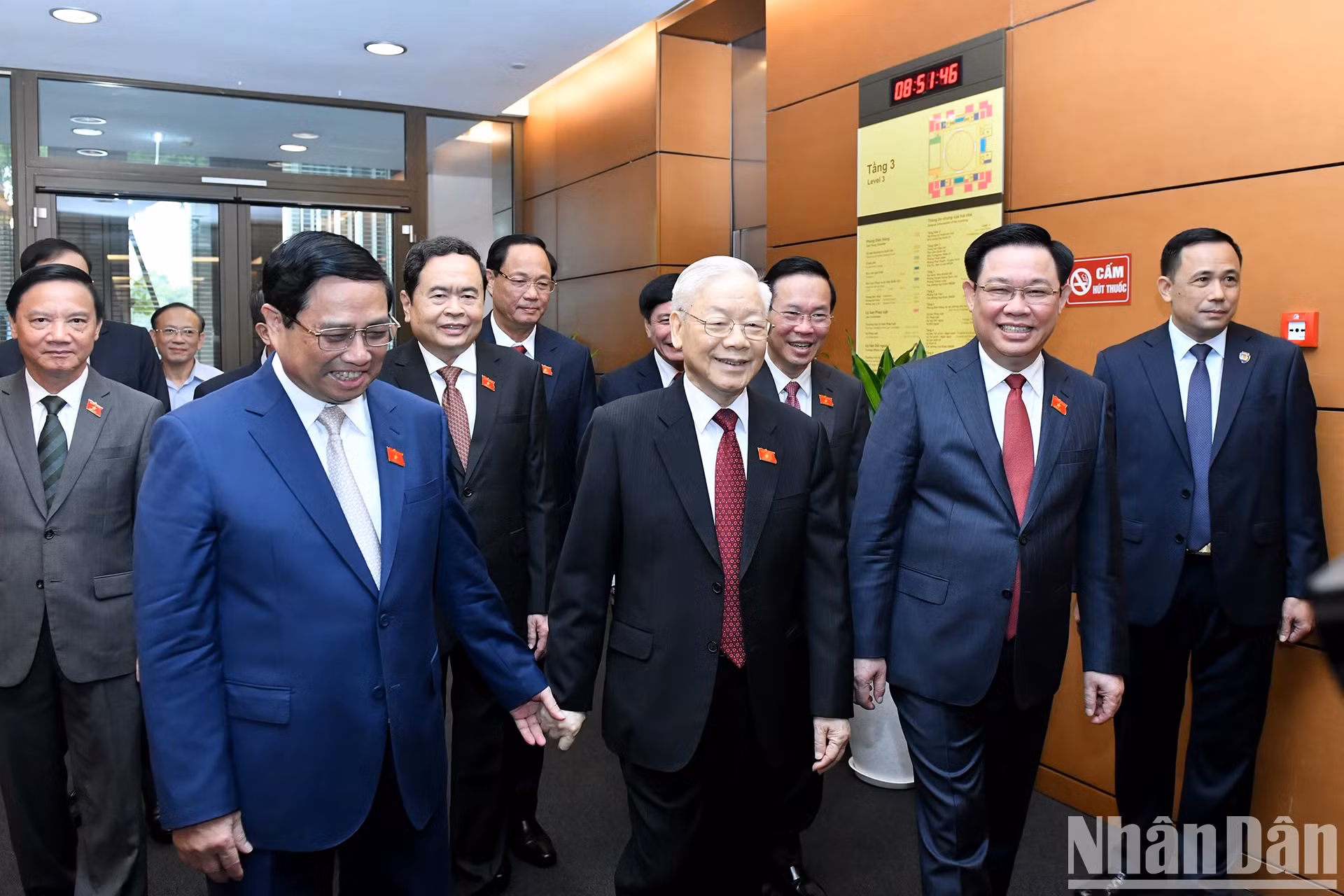 越共中央总书记阮富仲、党和国家领导、前领导出席越南第十五届国会第六次会议开幕式。 越共中央总书记阮富仲、党和国家领导、前领导出席越南第十五届国会第六次会议开幕式。