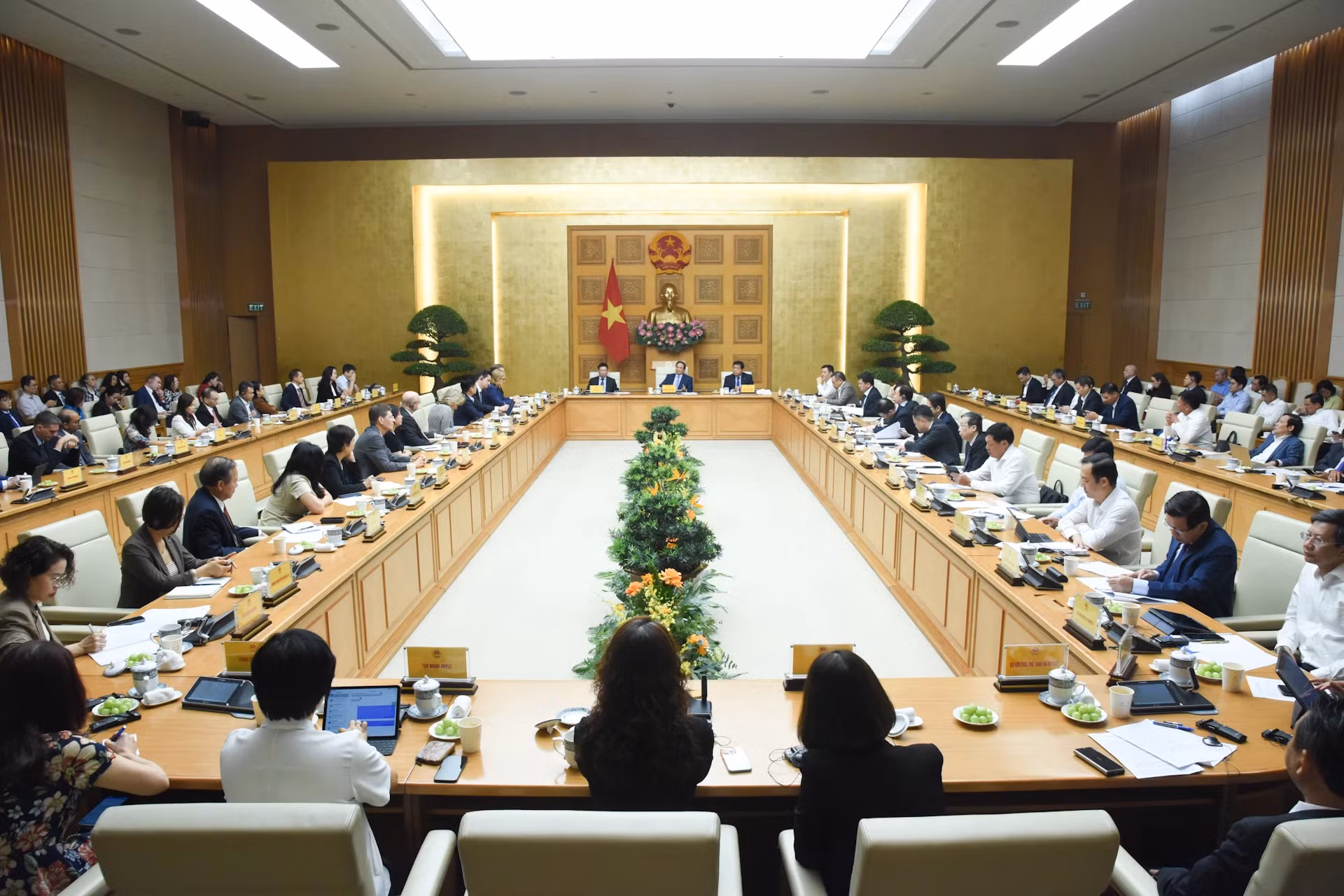 座谈会全景。
