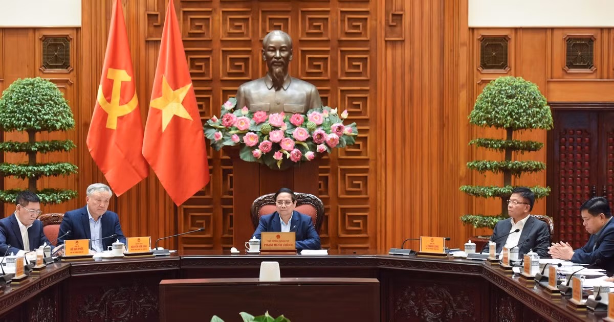 越南政府总理范明正主持召开关于美国对越南产品征收对等关税的会议【组图】