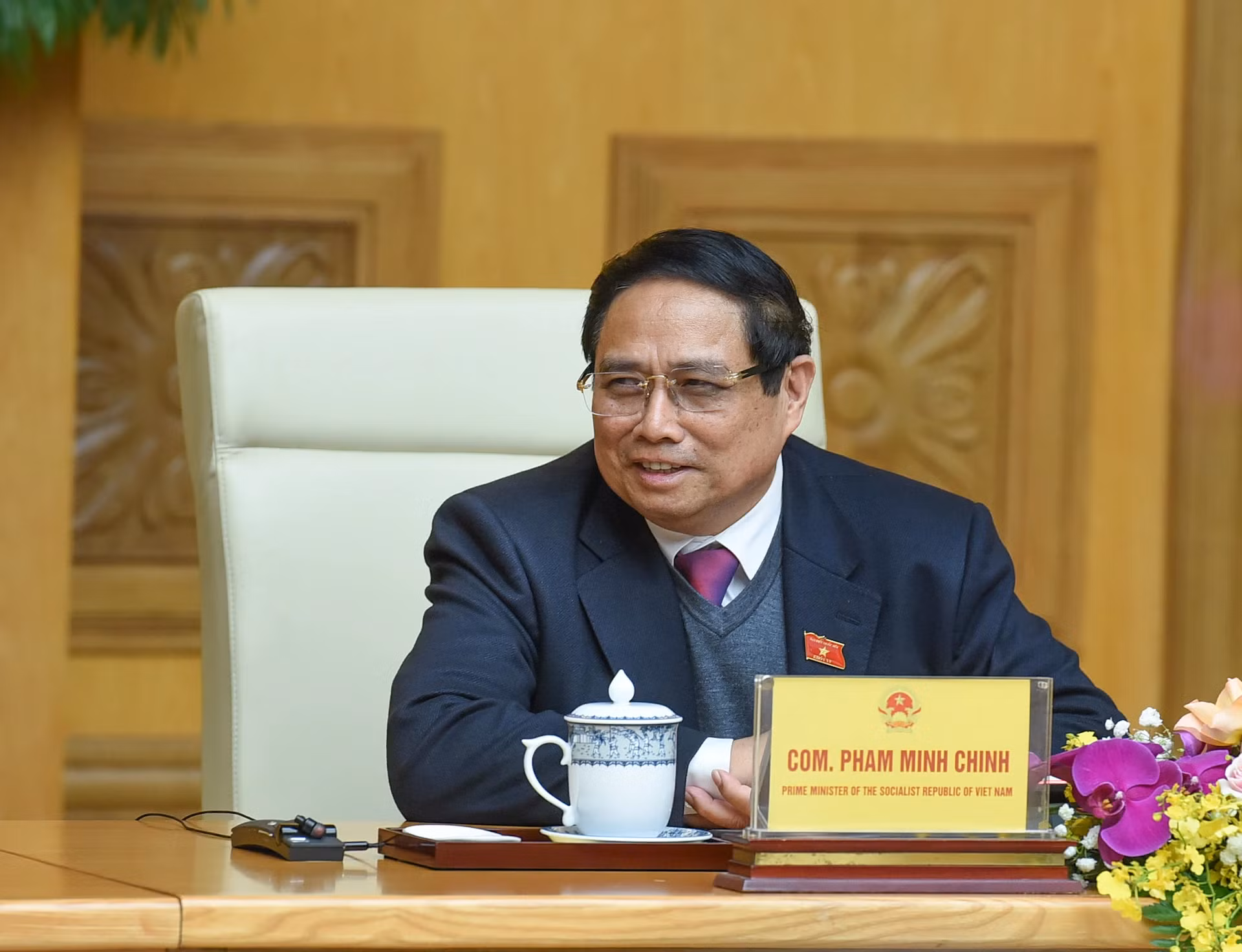 范明正总理在会上发表讲话。