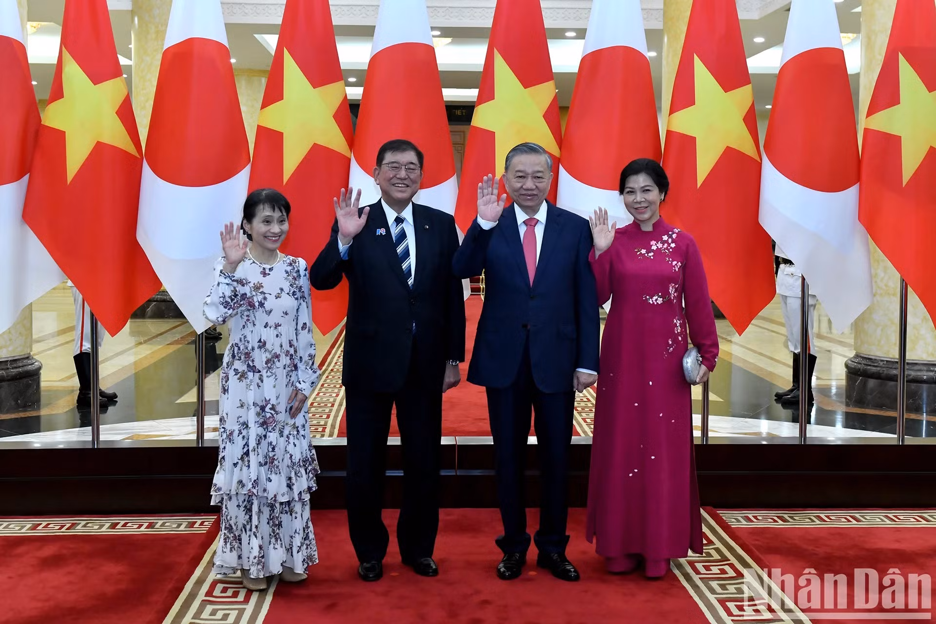越共中央总书记苏林及夫人与日本首相石破茂及夫人。