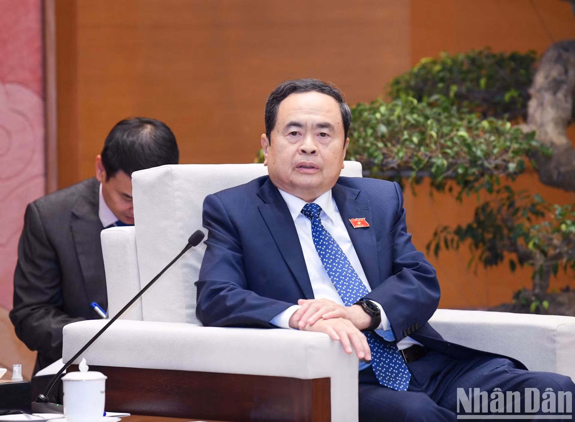 国会主席陈青敏在会见中致辞。