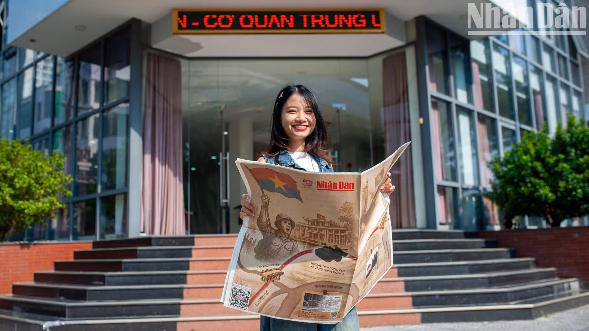 4月28日至29日两天内，向岘港市读者赠送的《人民报》特别副刊数量共有5000份。