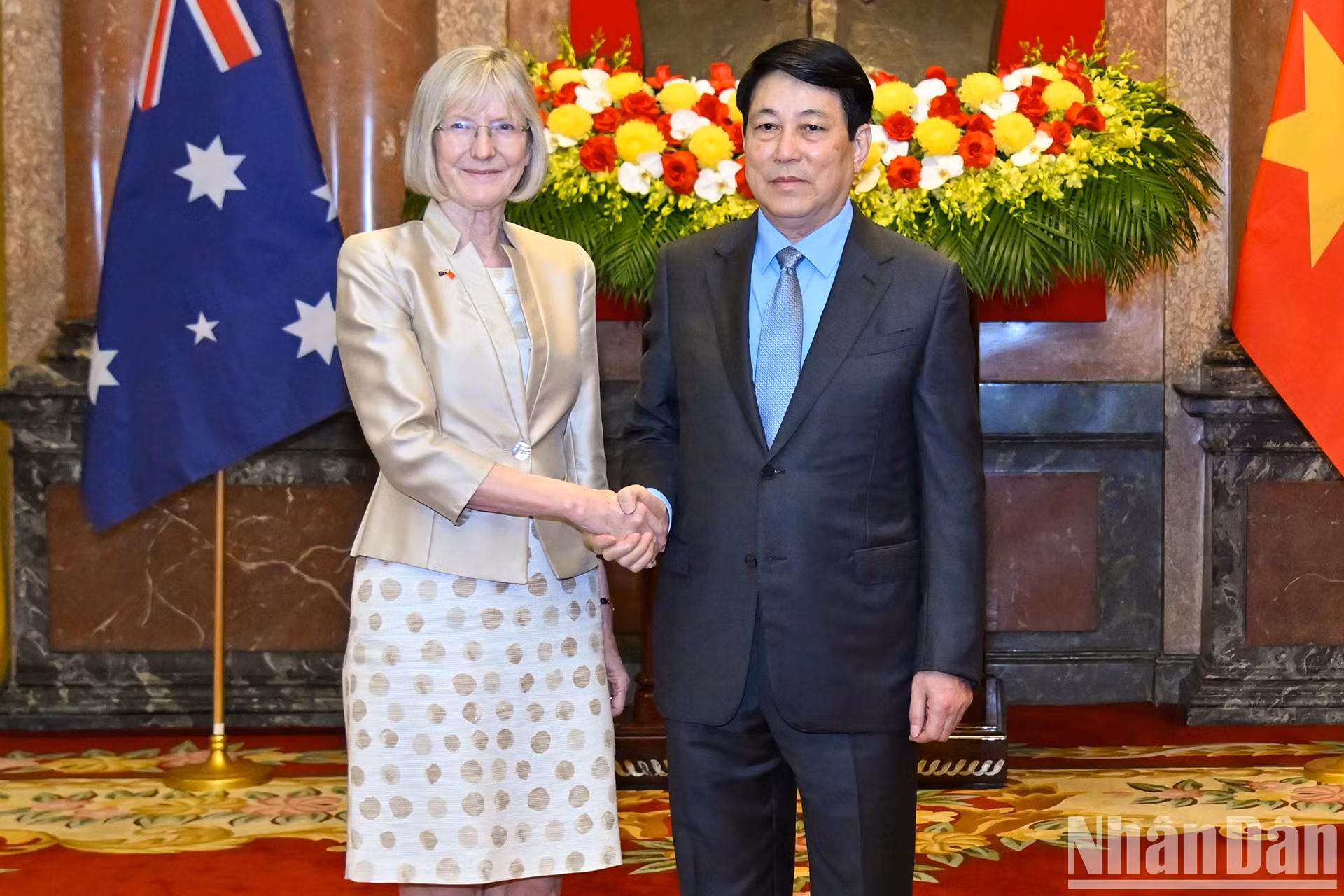 越南国家主席梁强和澳大利亚新任驻越南大使勃德女士(Gillian Bird)。 越南国家主席梁强和澳大利亚新任驻越南大使勃德女士(Gillian Bird)。