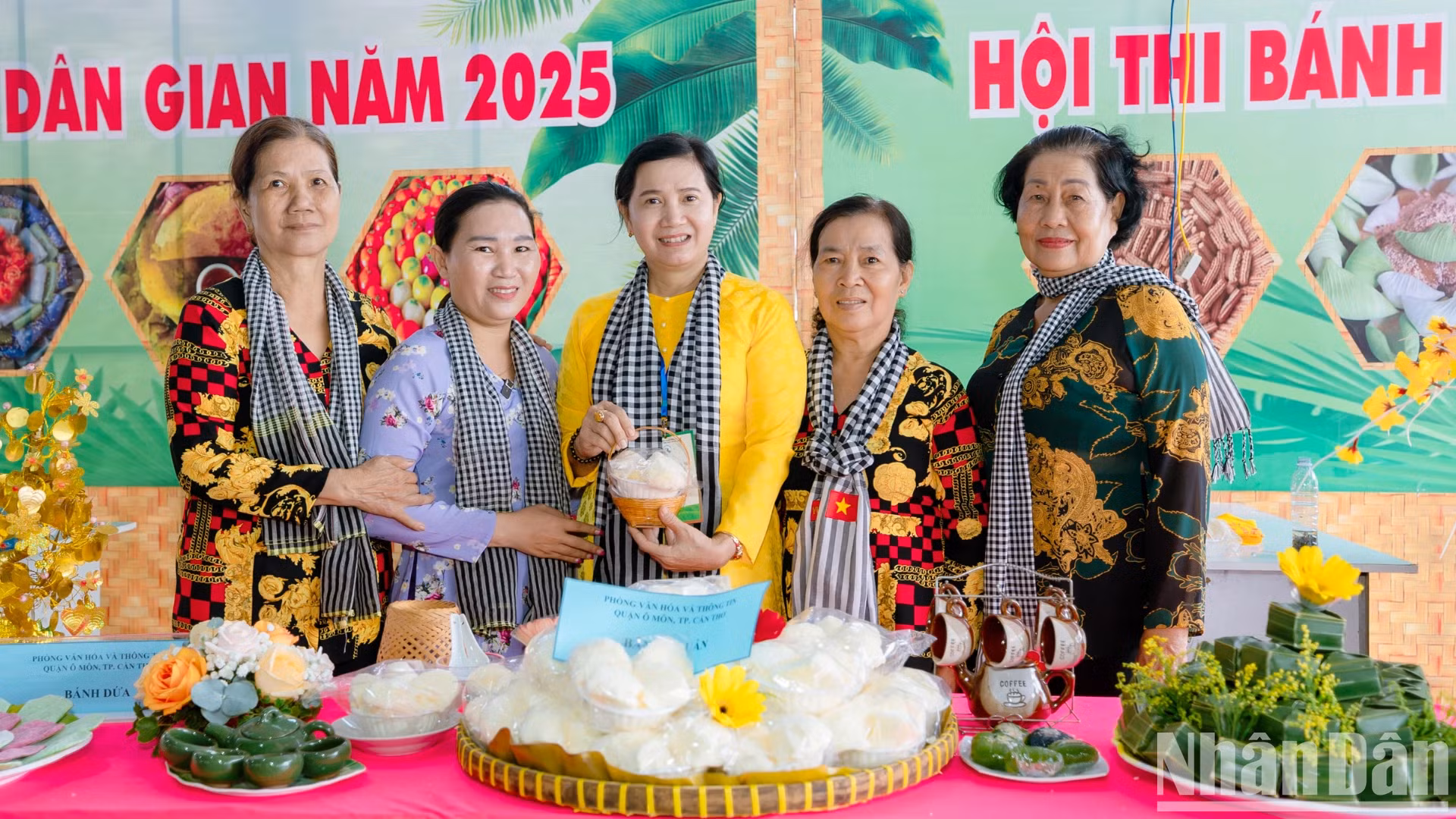 参加2025年第十二届南部民间糕饼节的“乡村”艺术家们。
