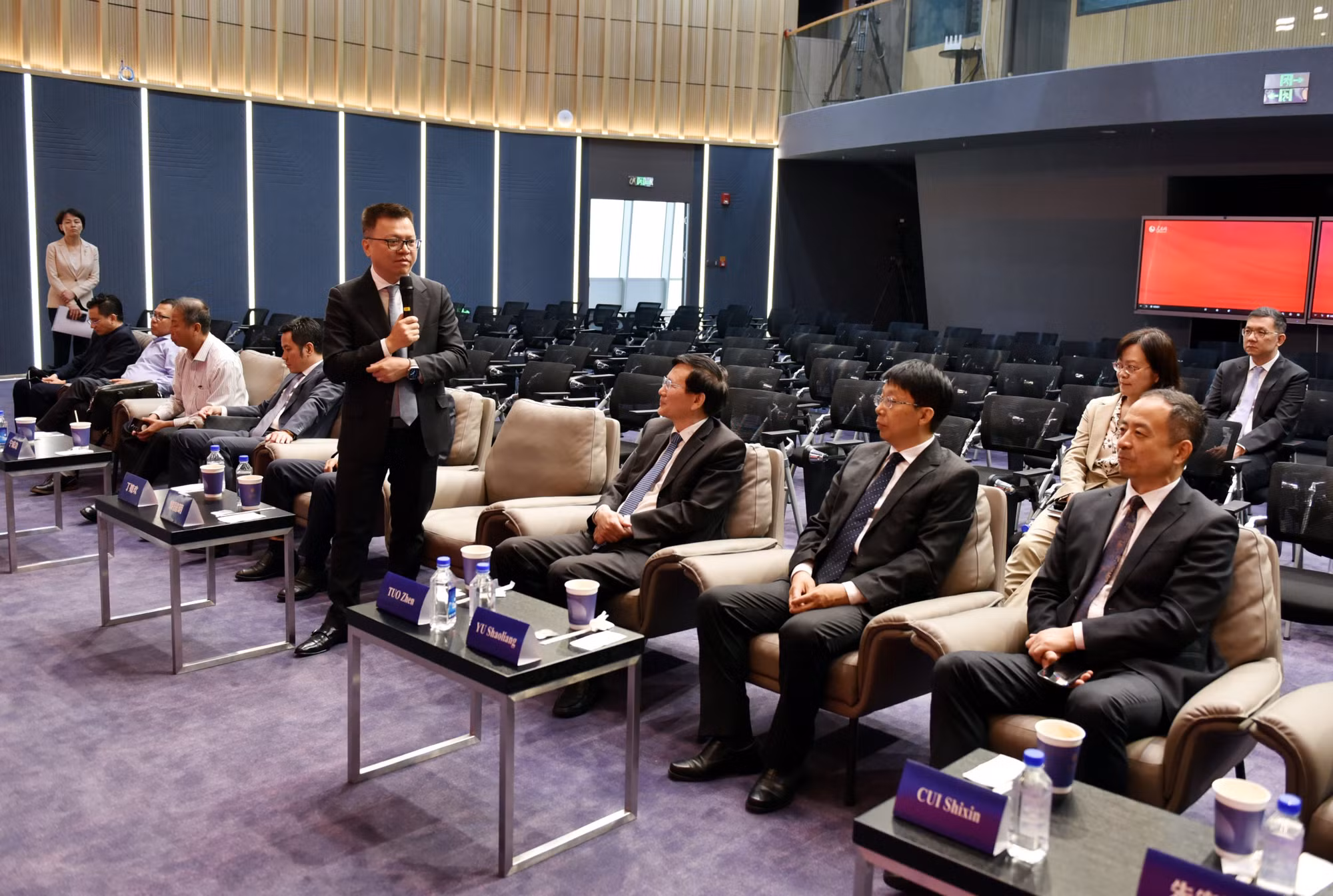 黎国明总编辑介绍了越南人民报近期一些改革举措。