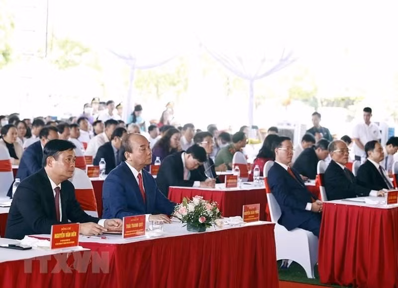 国家主席阮春福出席黎鸿峰总书记诞辰120周年纪念典礼。